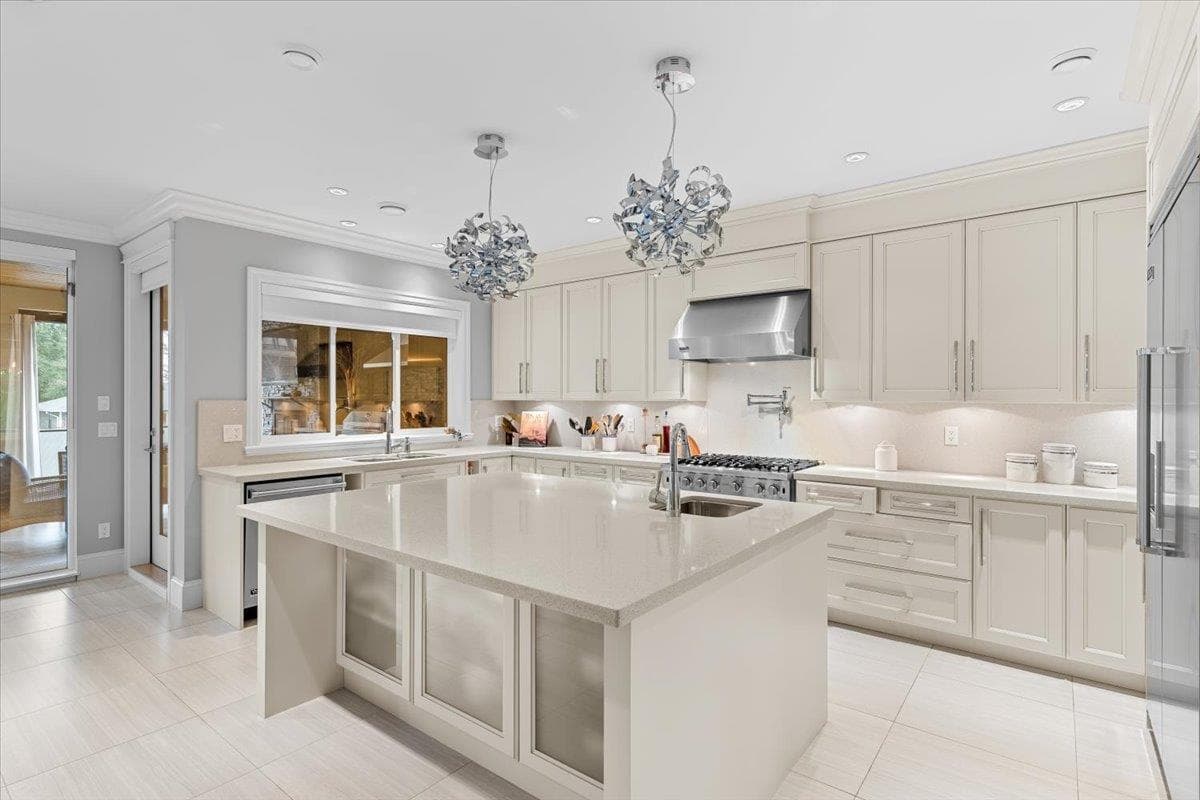 7158 Ridgeview Drive, Burnaby, V5A 4V3 — photo 4