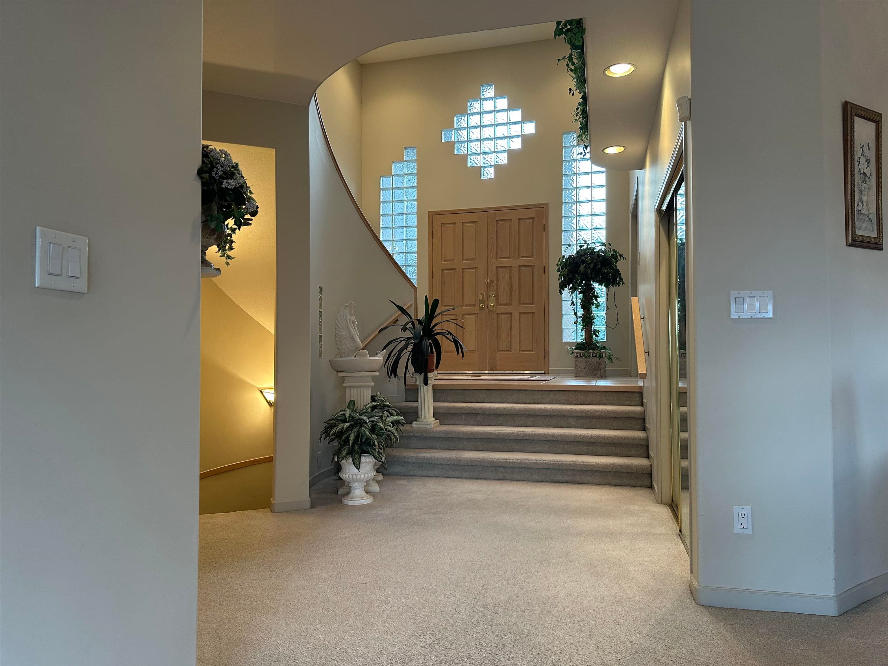 2777 Nadina Drive, Coquitlam, V3C 6A5 — photo 3