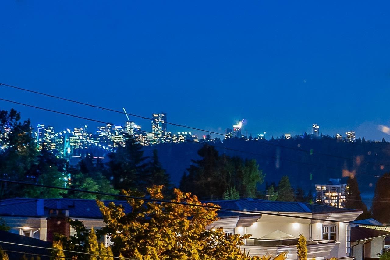 1752 Ottawa Place, West Vancouver, V7V 2T7 — photo 2