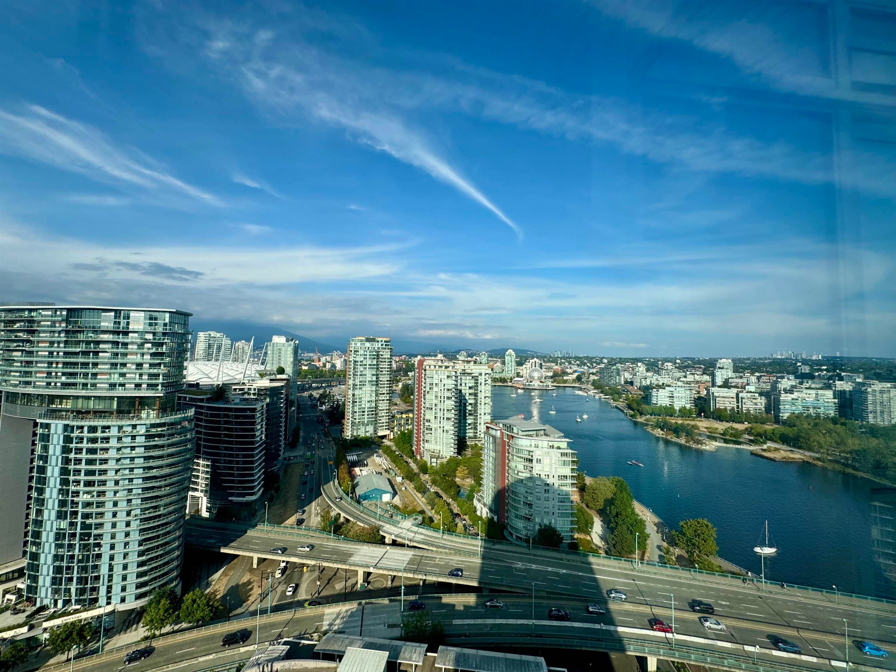 3202 - 1033 Marinaside Crescent, Vancouver, V6Z 3A3 — photo 2