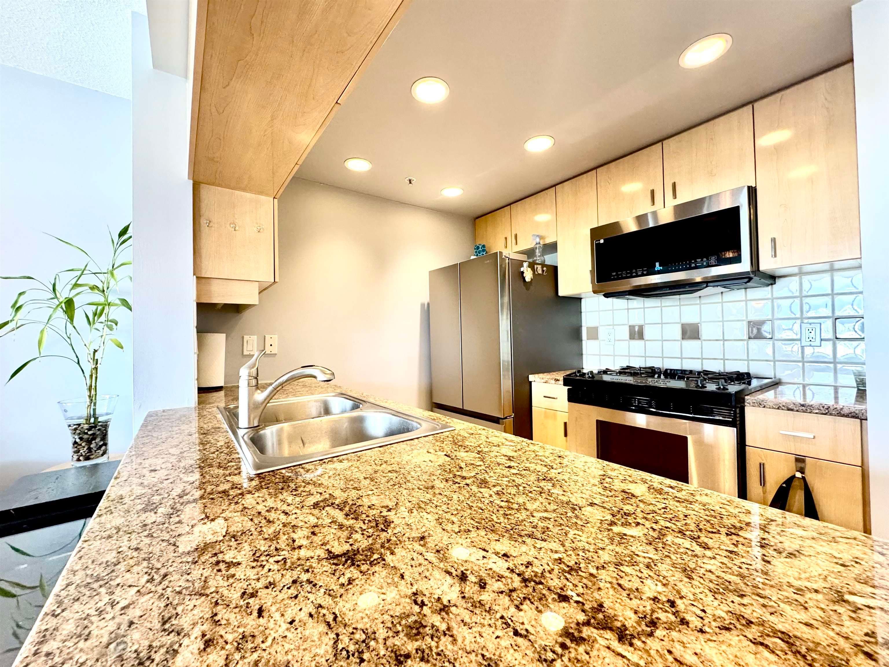 3202 - 1033 Marinaside Crescent, Vancouver, V6Z 3A3 — photo 5