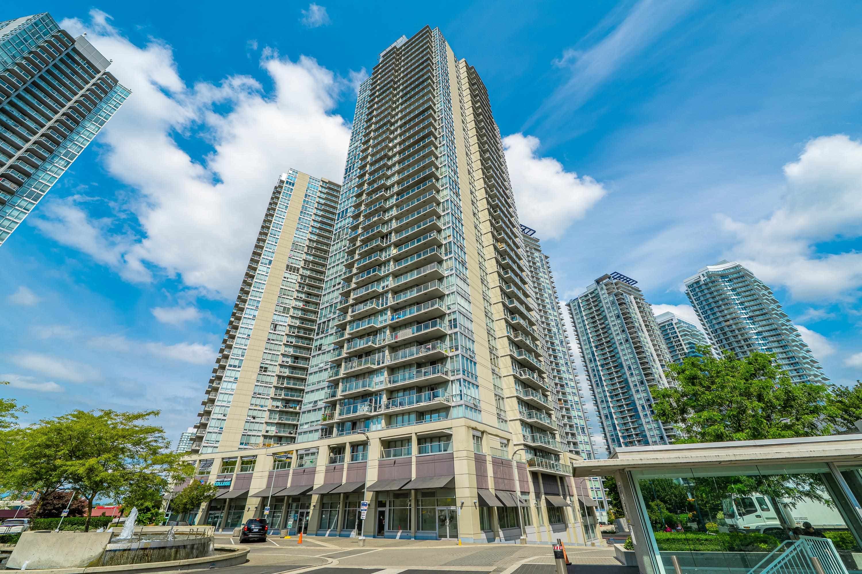 3607 - 9981 Whalley Boulevard, Surrey, V3T 0G6 — photo 1