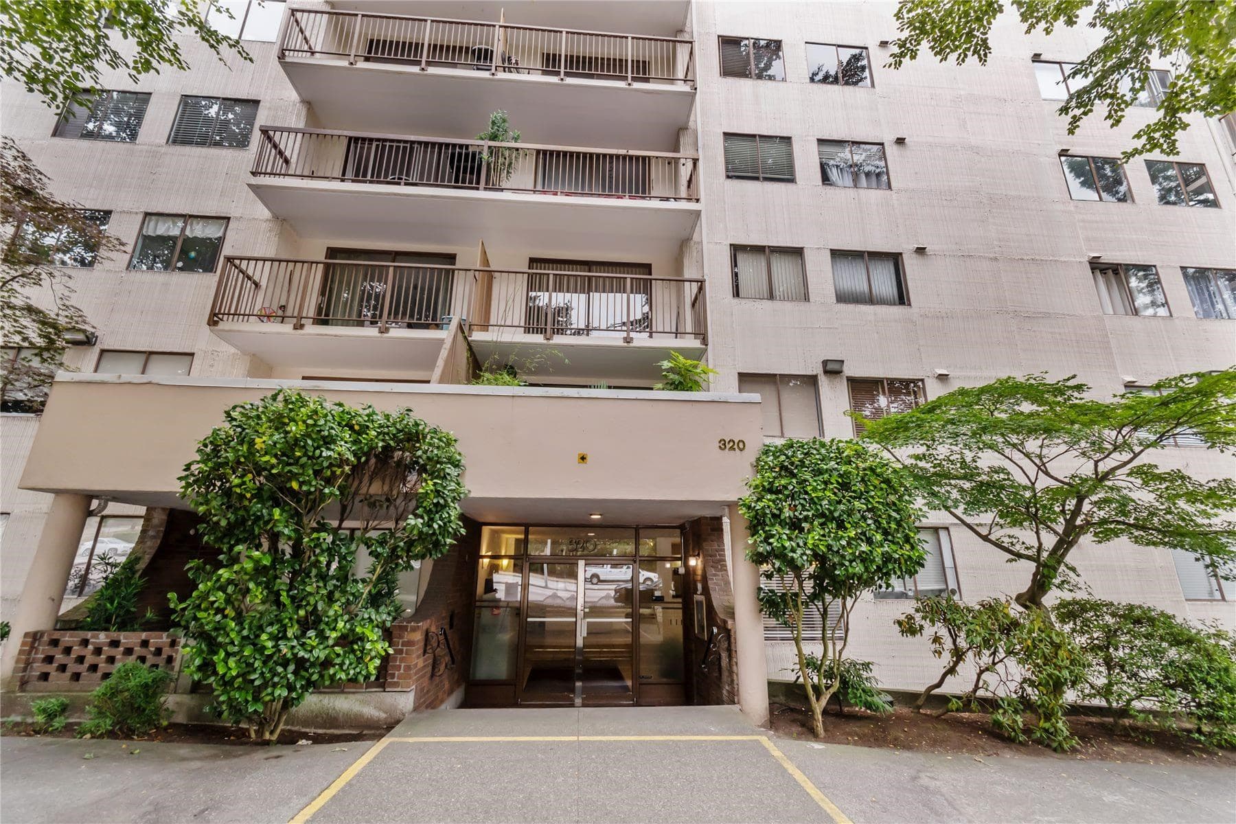 1005 - 320 Royal Avenue, New Westminster, V3L 5C6 — photo 1