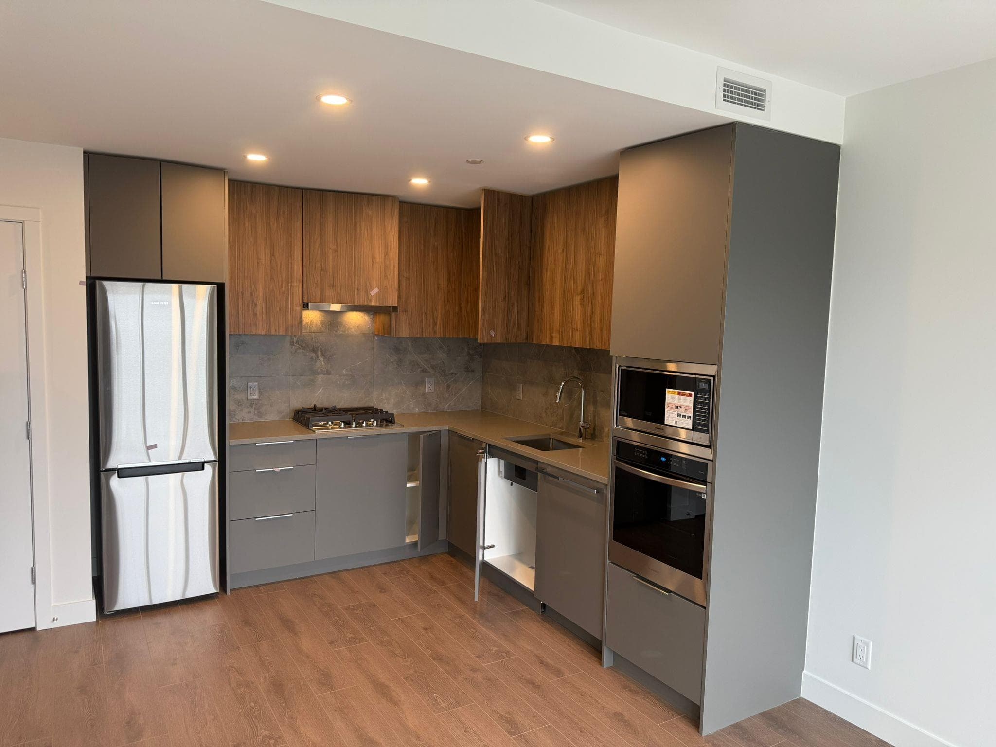 2306 - 13387 Old Yale Road, Surrey