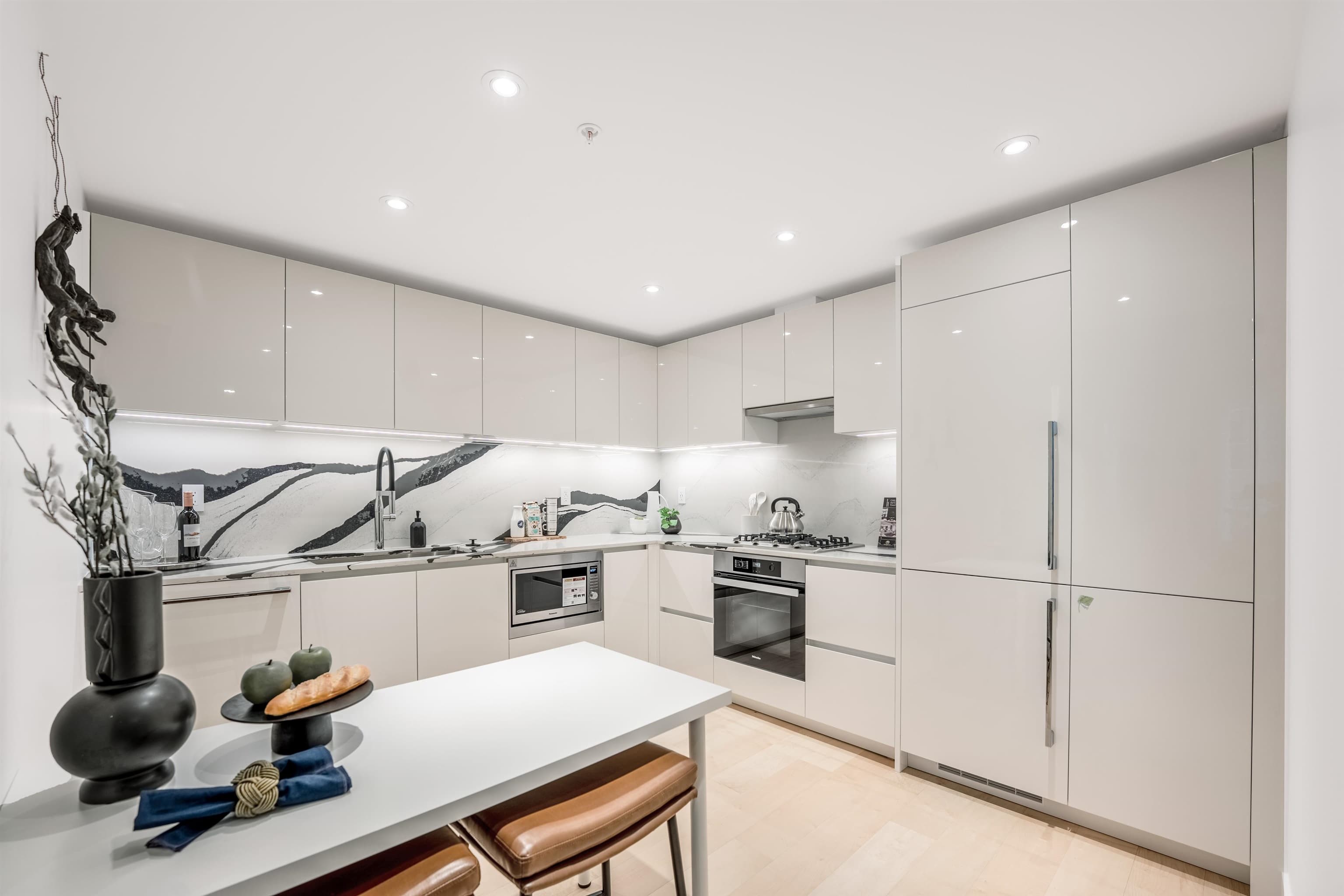 515 - 135 E 13th Street, North Vancouver, V7L 0J8 — photo 5