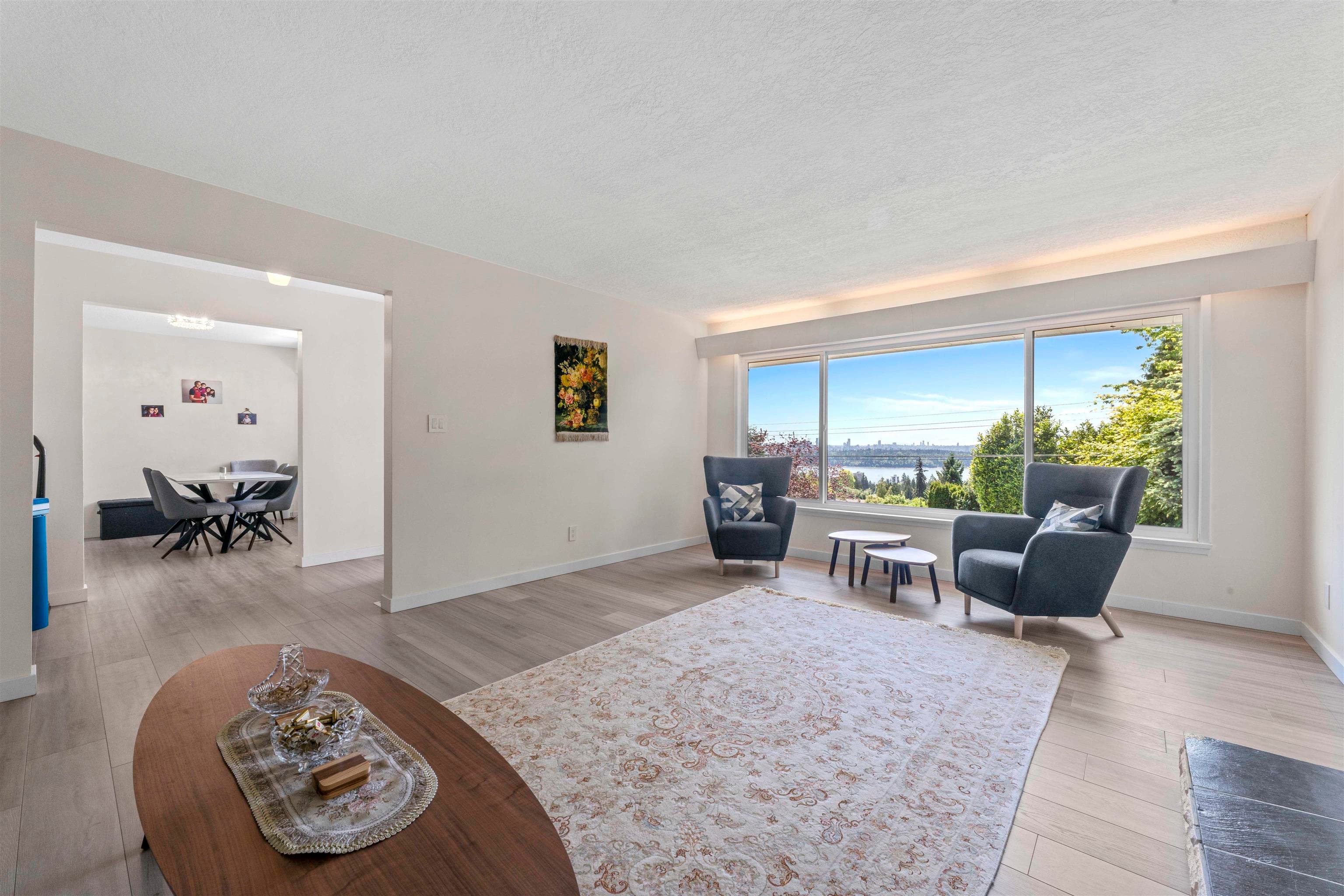 1895 Rosebery Avenue, West Vancouver, V7Z 2Z5 — photo 5