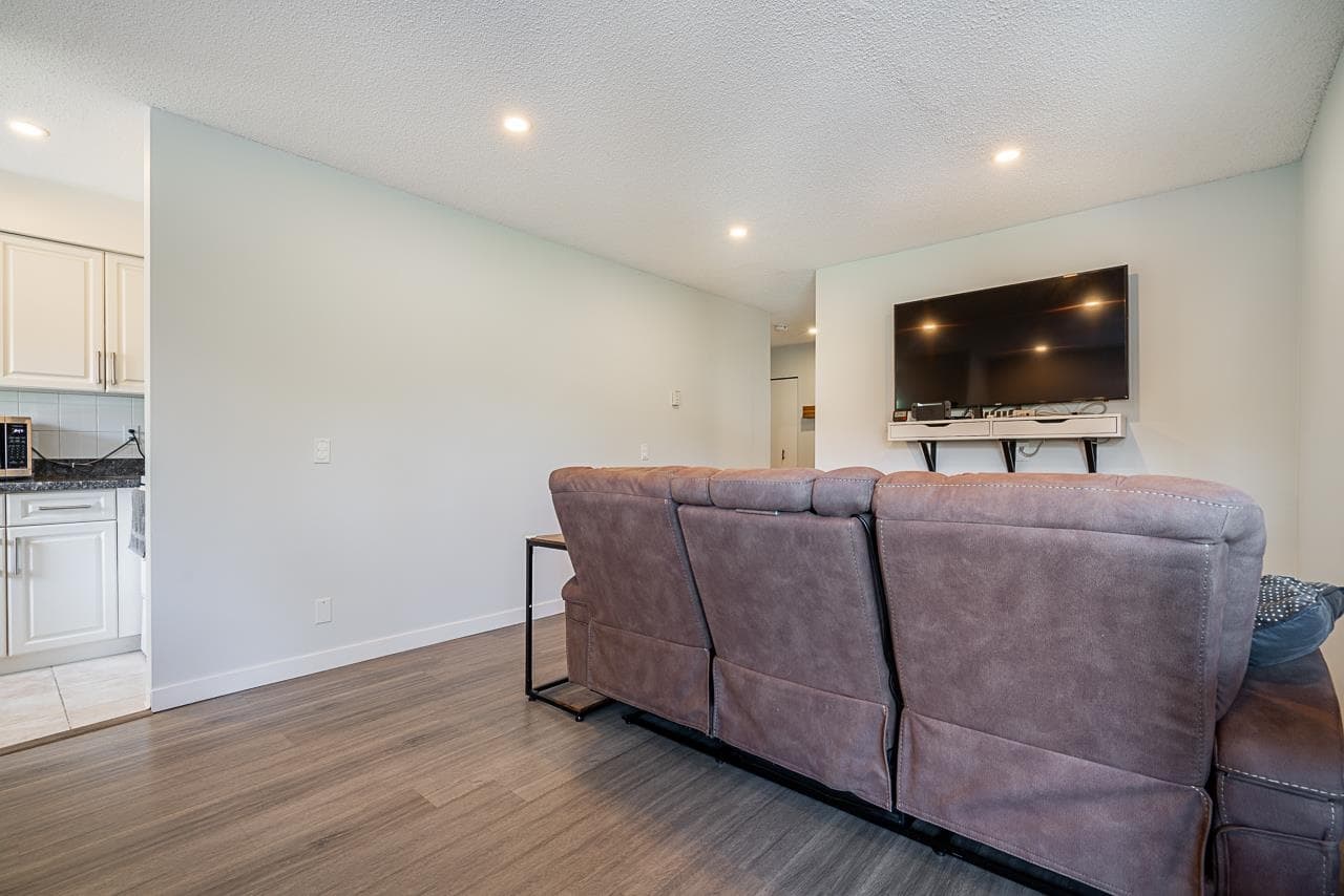 204 - 8451 Westminster Highway, Richmond, V6X 3E4 — photo 2