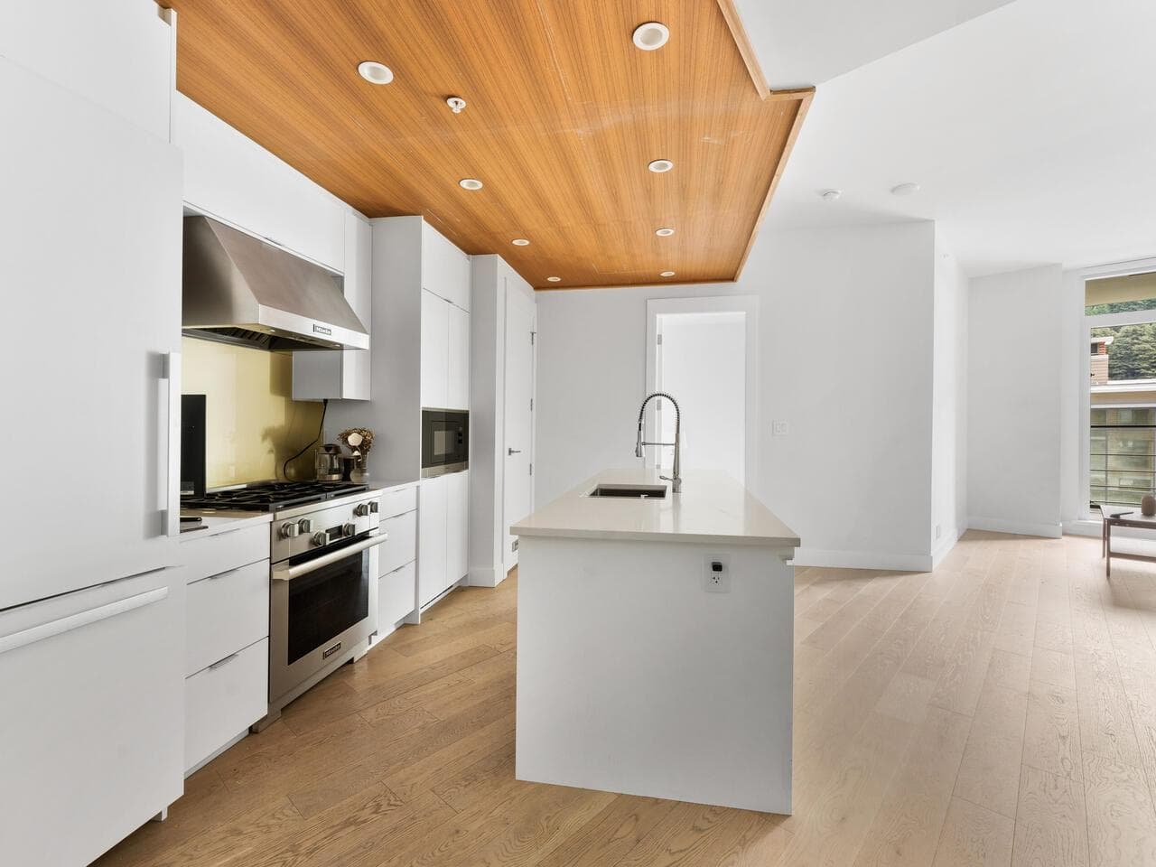 405 - 6687 Nelson Avenue, West Vancouver, V7W 2B2 — photo 4