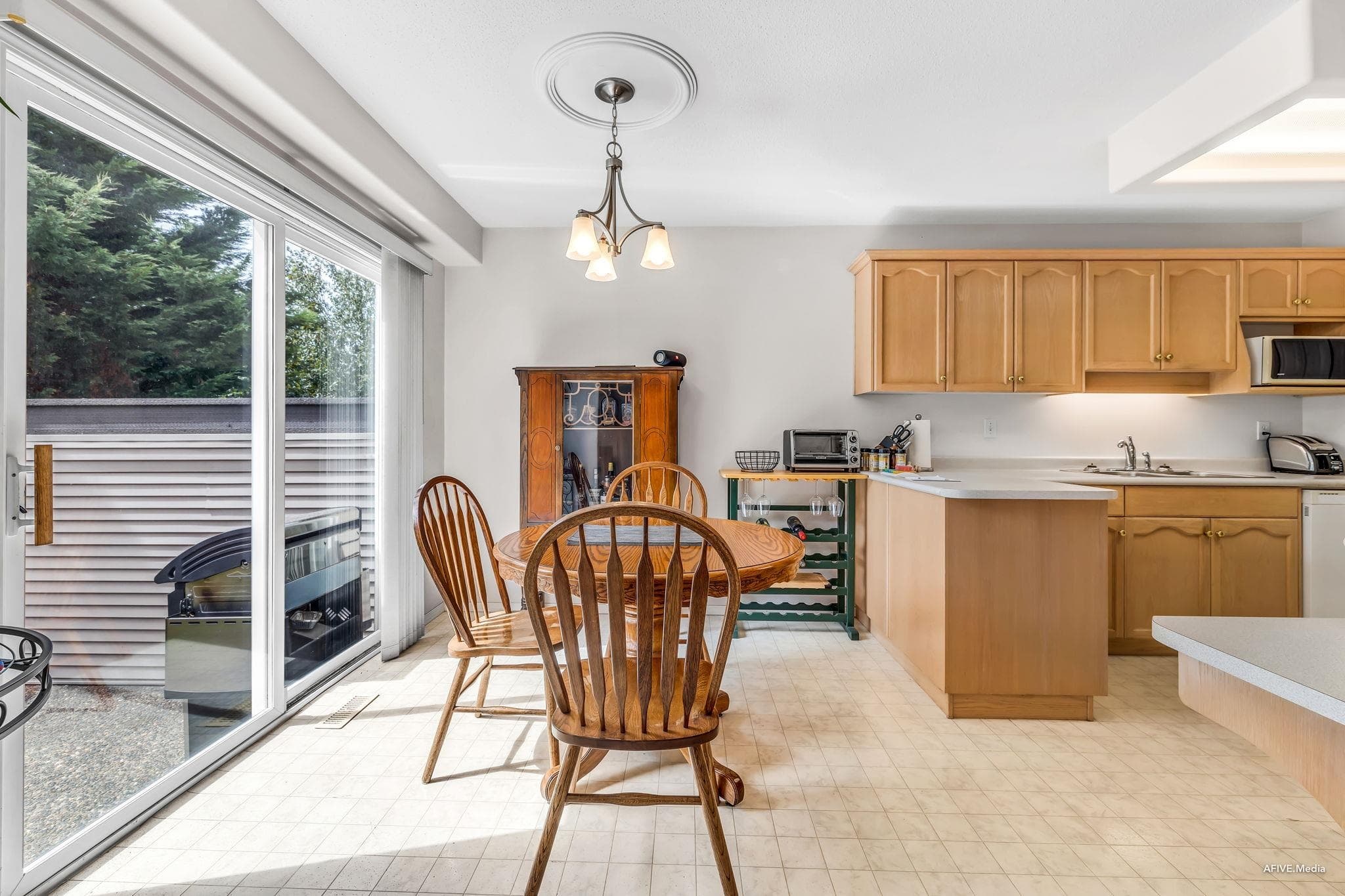 101 - 46360 Valleyview Road, Chilliwack, V2R 5L7 — photo 4
