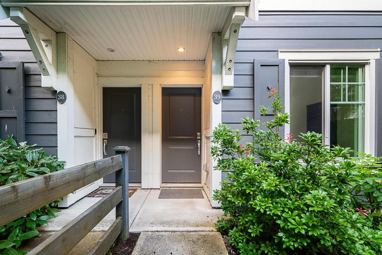 39 - 15340 Guildford Drive, Surrey, V3R 0C9 — photo 2