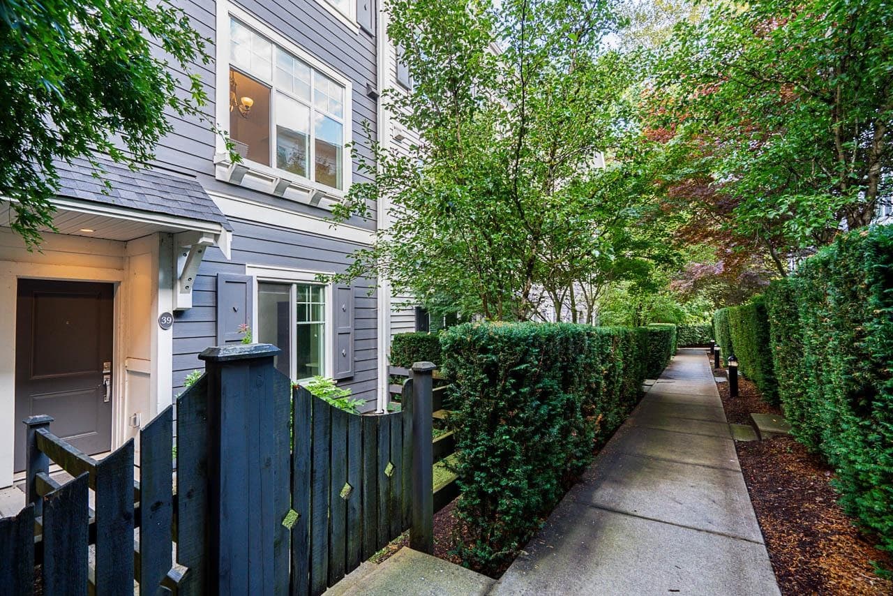 39 - 15340 Guildford Drive, Surrey, V3R 0C9 — photo 3