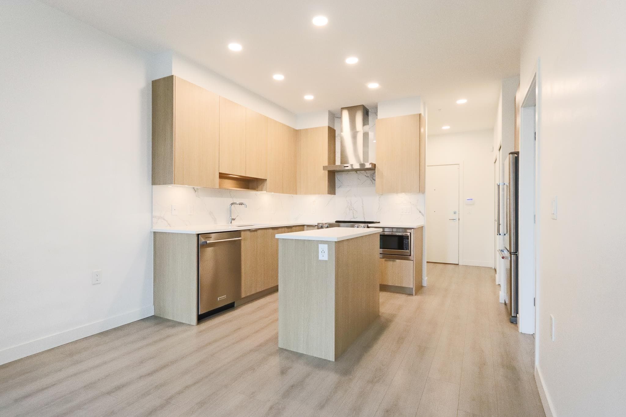 107 - 7799 17th Street, Burnaby, V3N 0J5 — photo 3