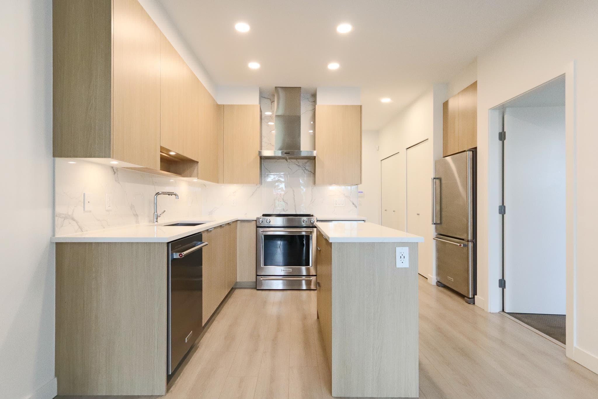 107 - 7799 17th Street, Burnaby, V3N 0J5 — photo 4