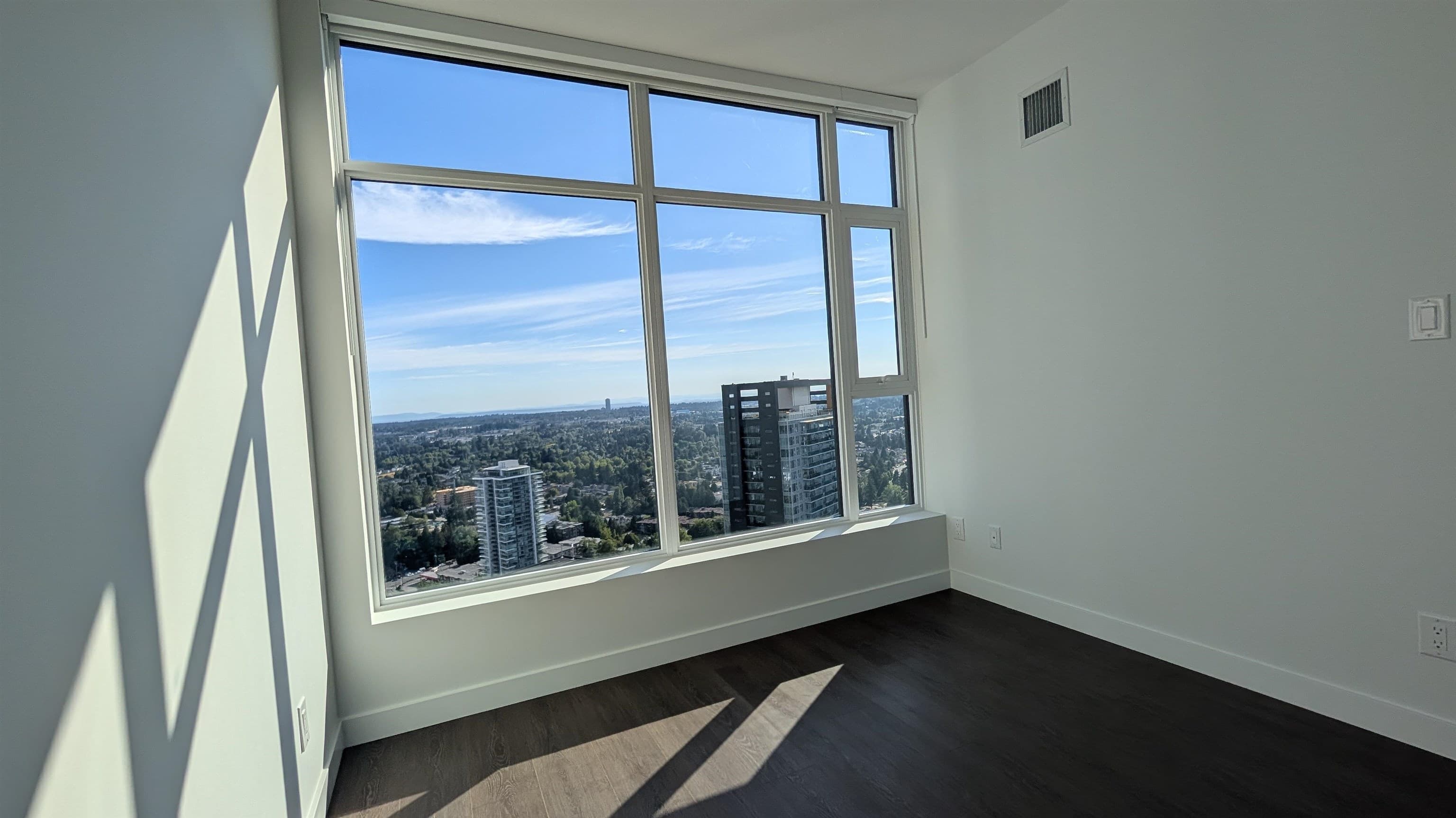 4102 - 13725 George Junction, Surrey, V3T 0V7 — photo 5