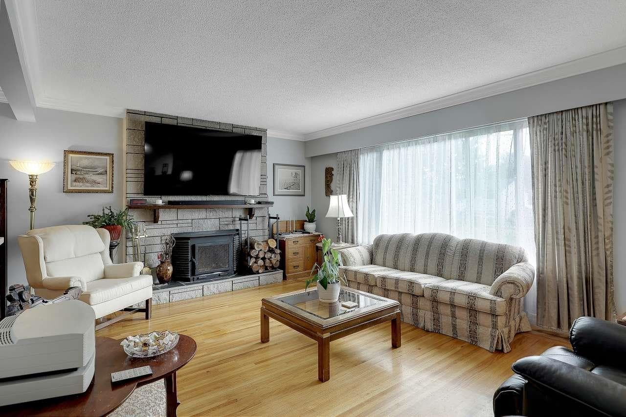 10941 152nd Street, Surrey, V3R 4H5 — photo 3
