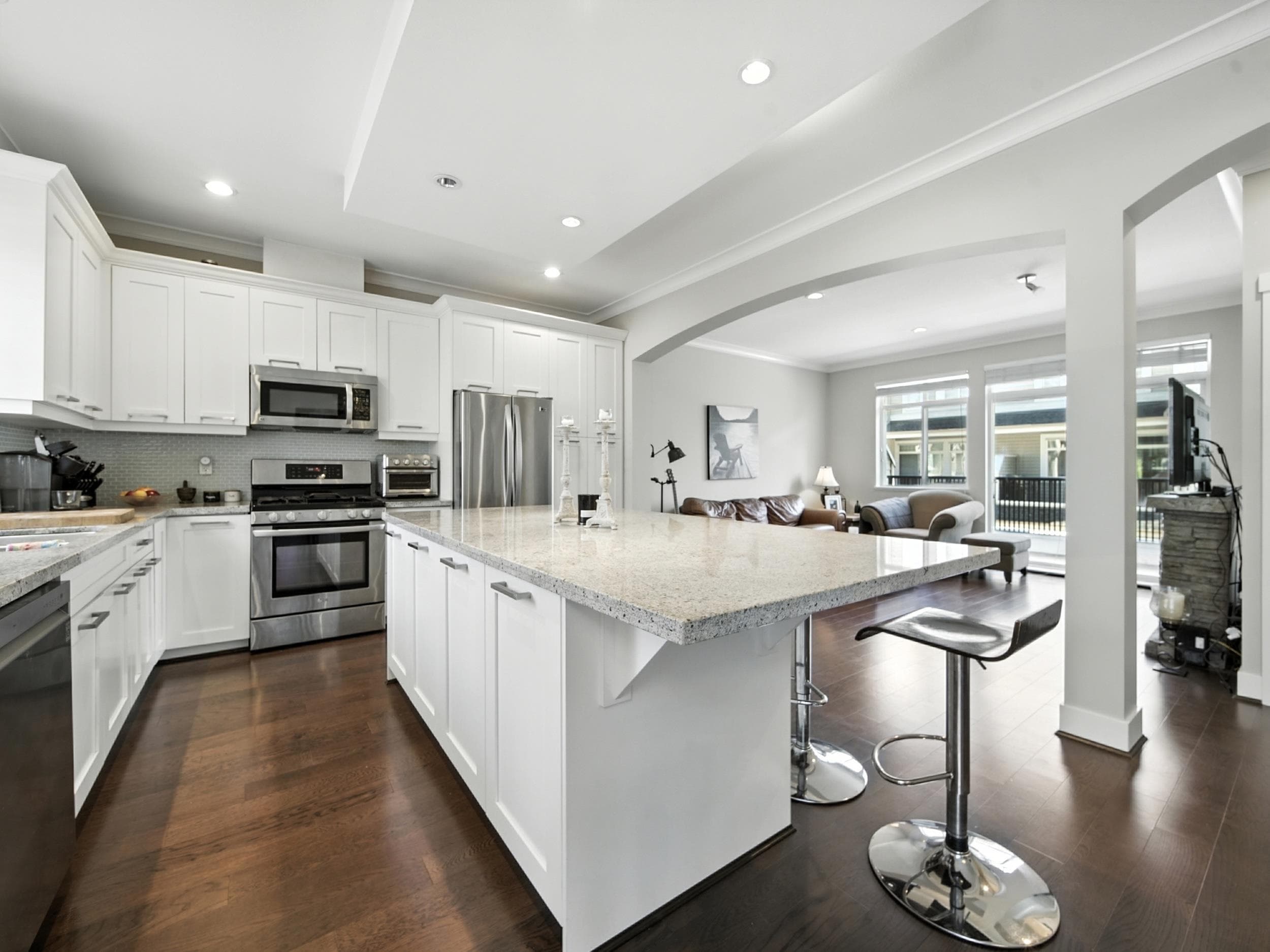 25 - 2925 King George Boulevard, Surrey, V4P 1B8 — photo 4