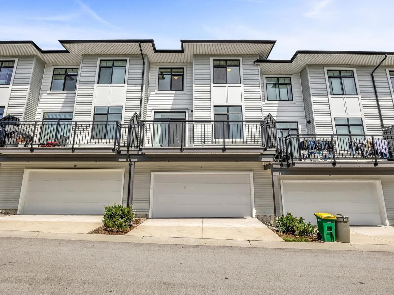 54 - 15255 Sitka Drive, Surrey, V3S 0B1 — photo 2