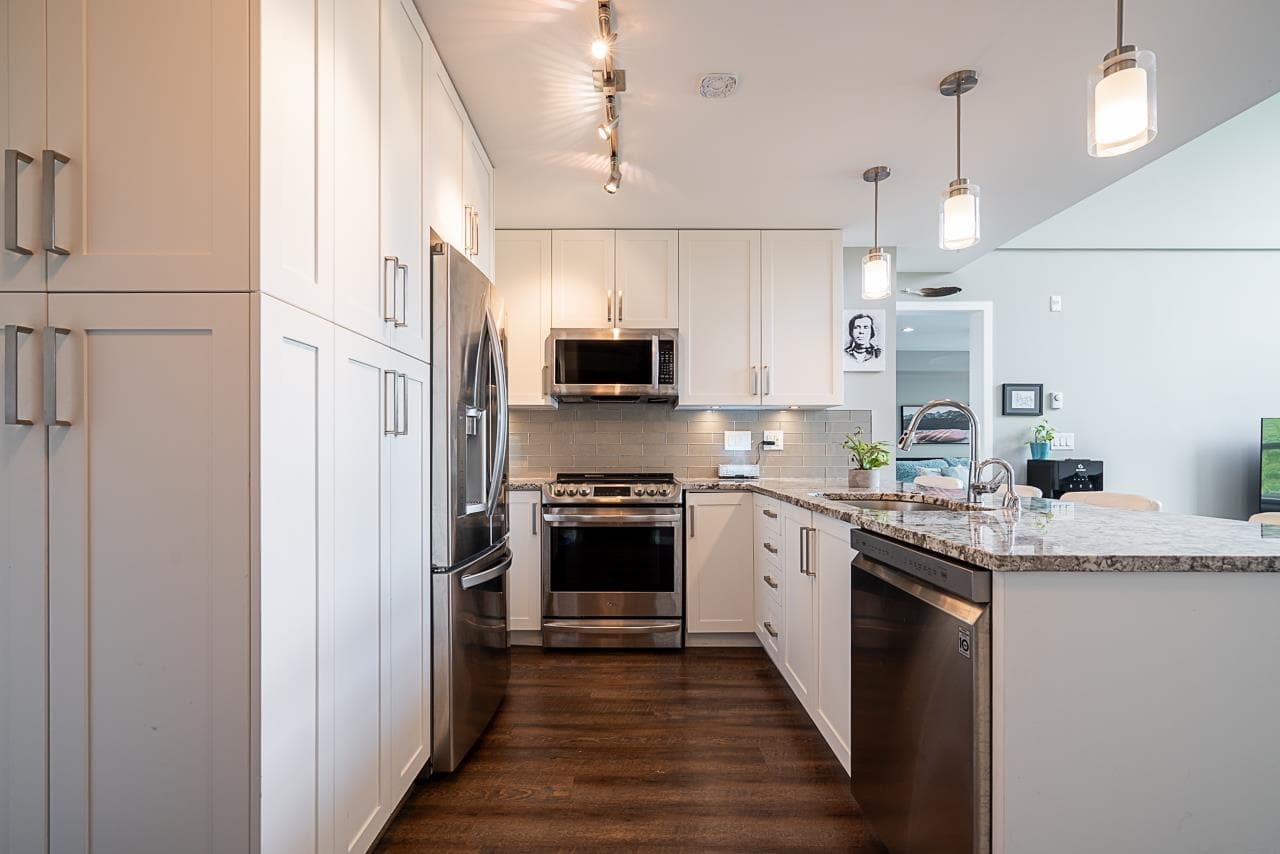 410 - 6490 194 Street, Surrey, V4N 6J9 — photo 3