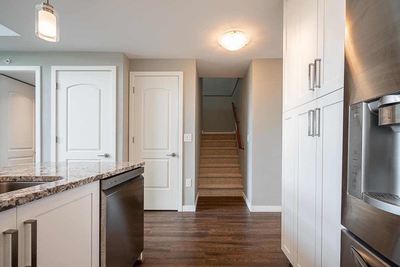 410 - 6490 194 Street, Surrey, V4N 6J9 — photo 4