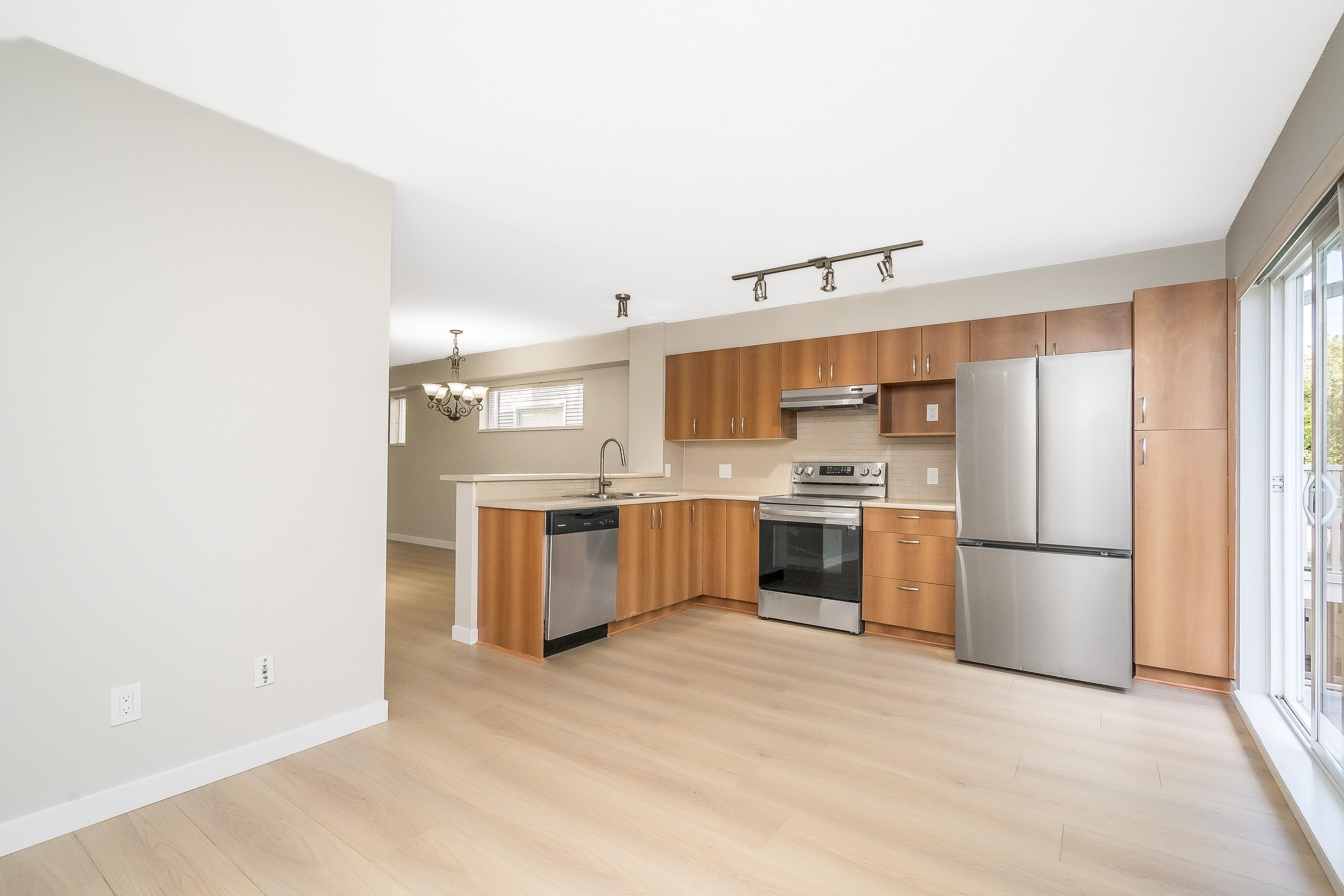 66 - 15155 62a Avenue, Surrey, V3S 8A6 — photo 5
