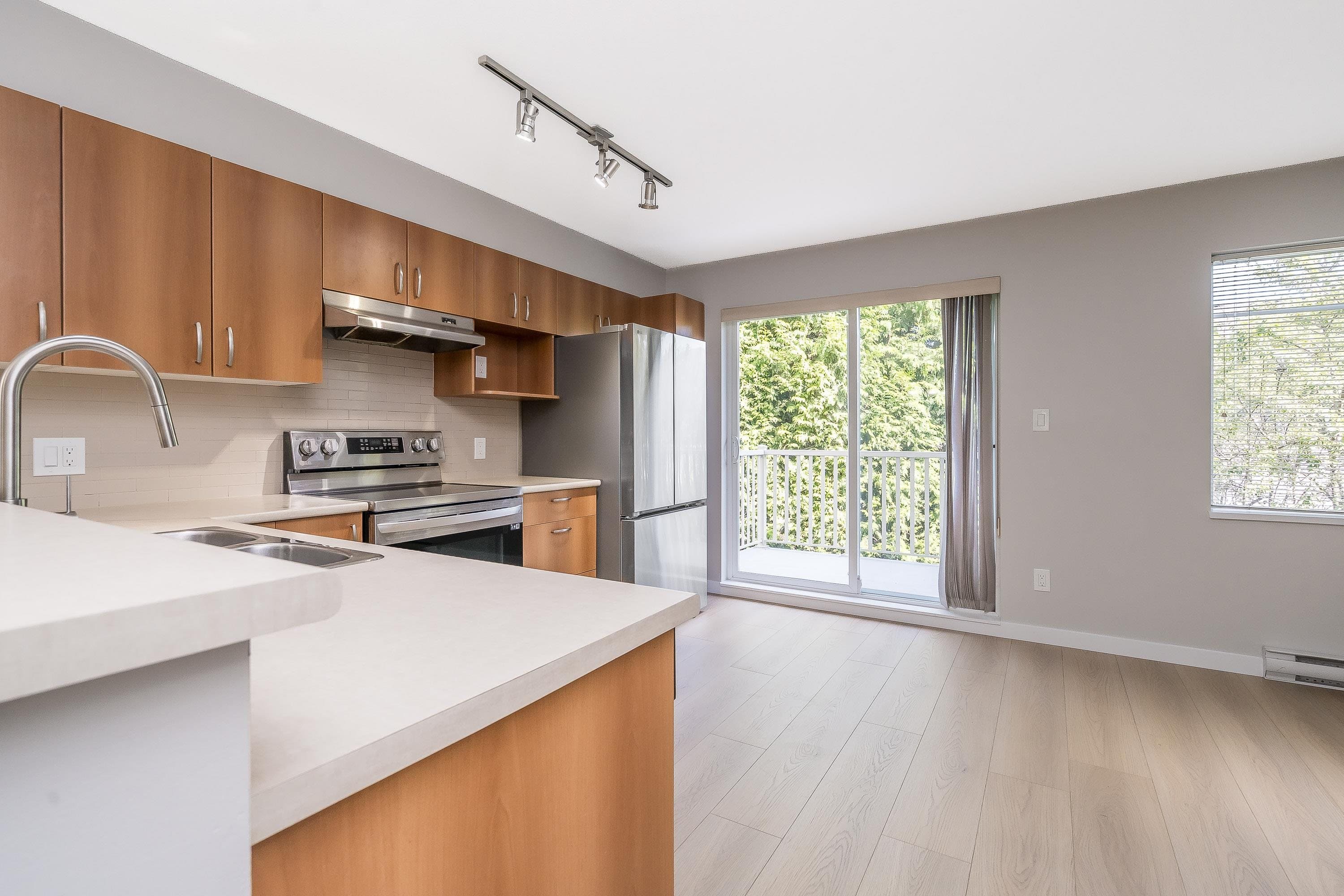 66 - 15155 62a Avenue, Surrey, V3S 8A6 — photo 4