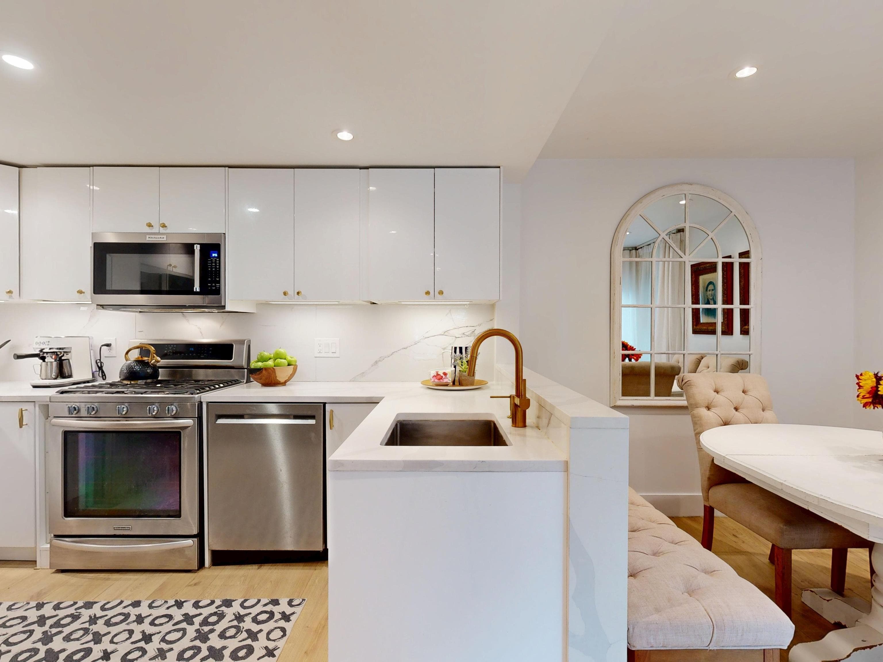 2409 W 5th Avenue, Vancouver, V6K 1S7 — photo 2