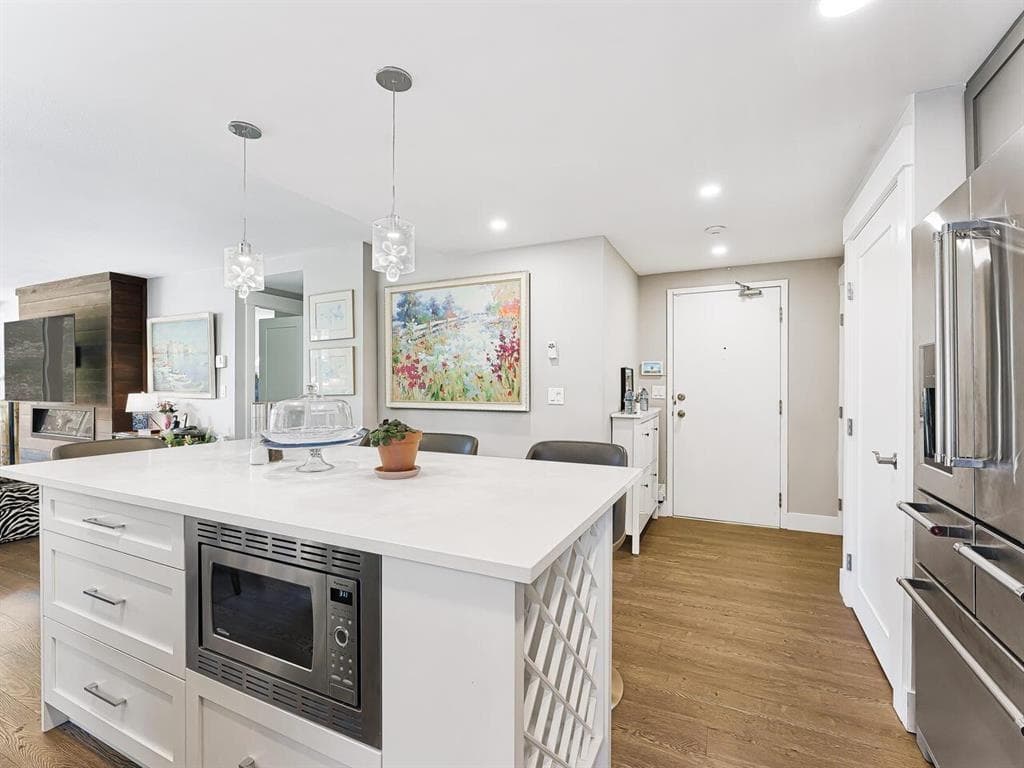 303 - 6282 Kathleen Avenue, Burnaby, V5H 4J4 — photo 4