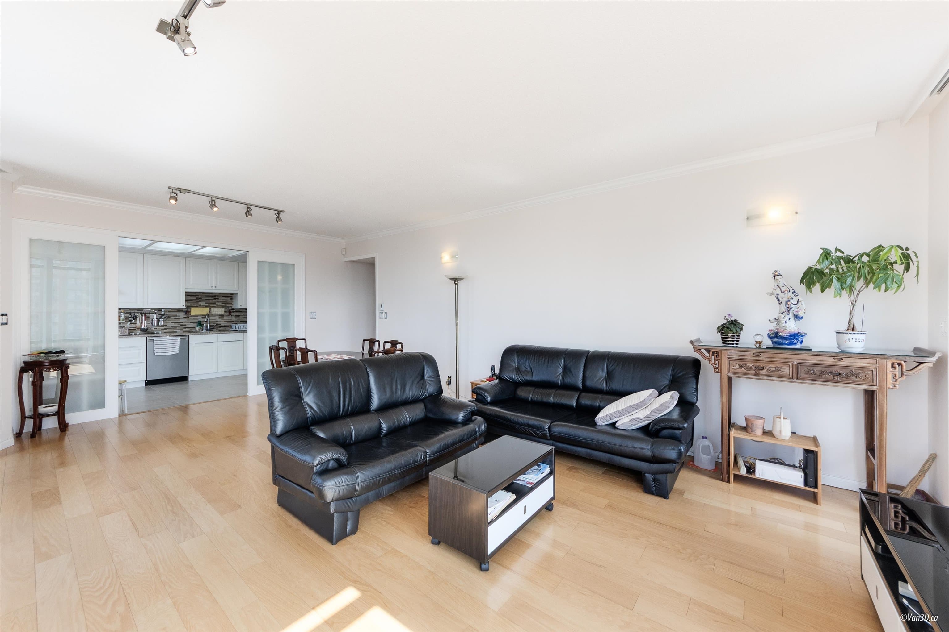 1402 - 4603 Hazel Street, Burnaby, V5H 4N1 — photo 2