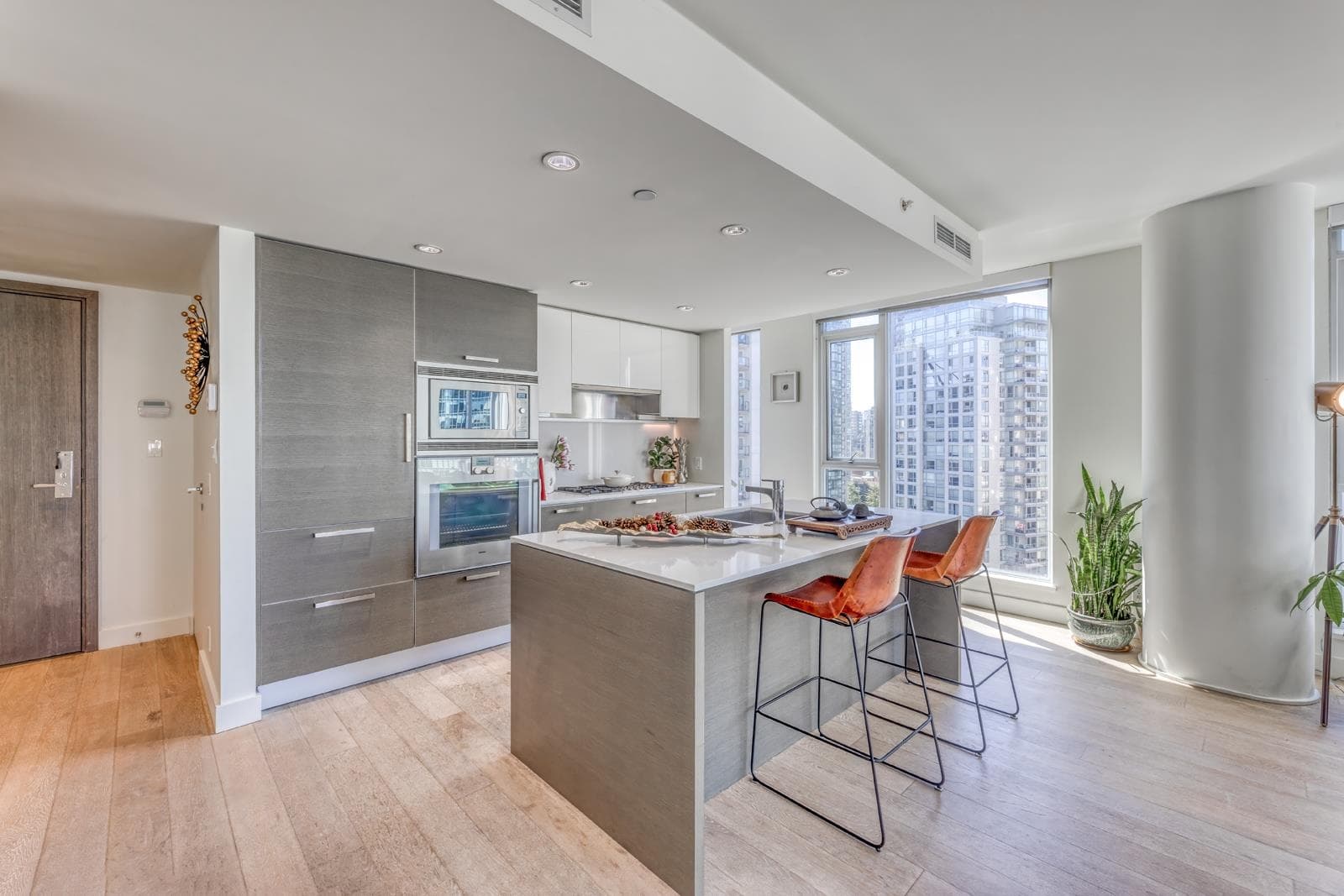 1704 - 1499 W Pender Street, Vancouver, V6G 0A7 — photo 5