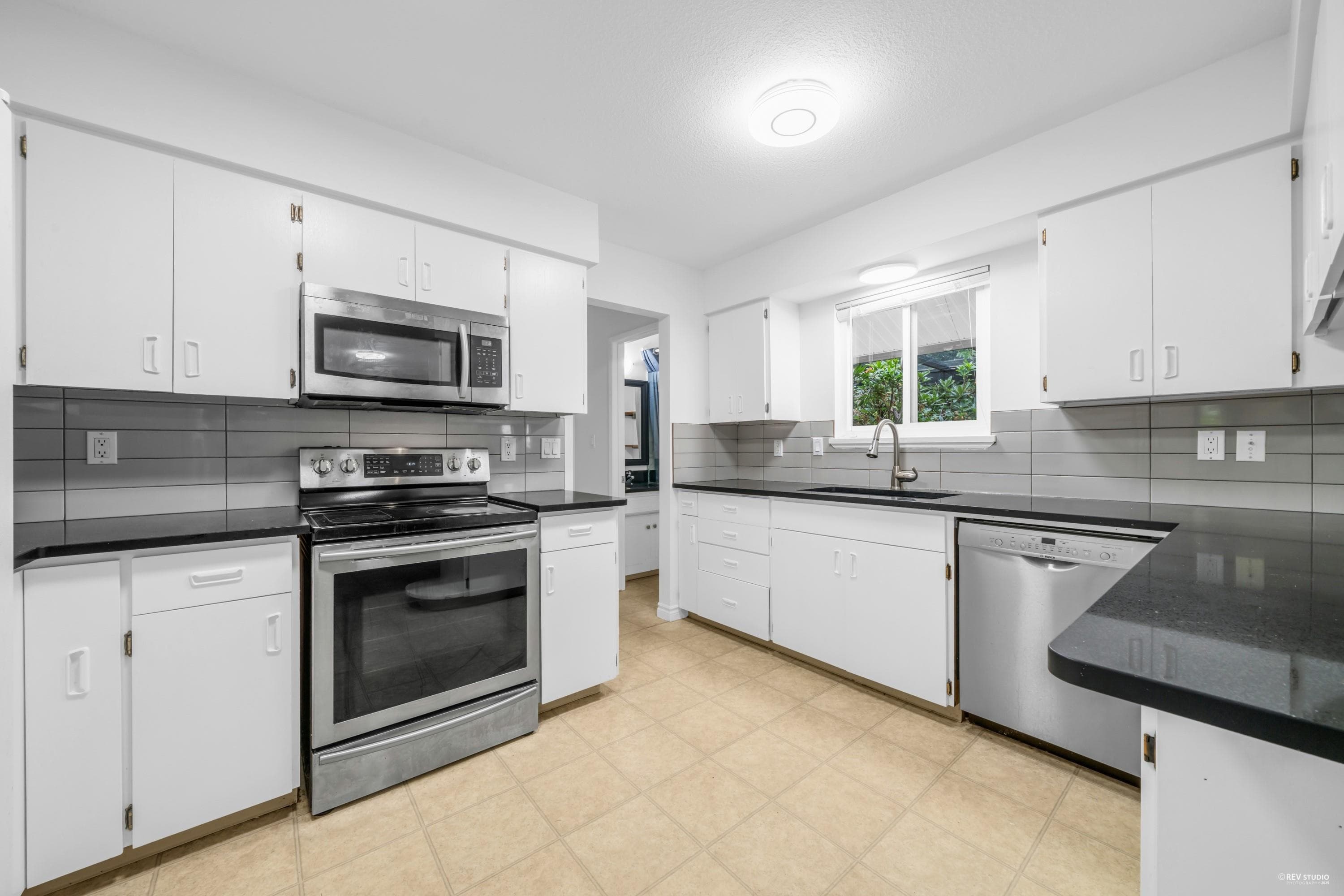 9452 208 Street, Langley, V1M 2Y9 — photo 4