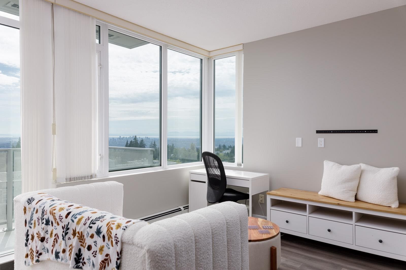 1004 - 9025 Highland Court, Burnaby, V5A 0A8 — photo 4