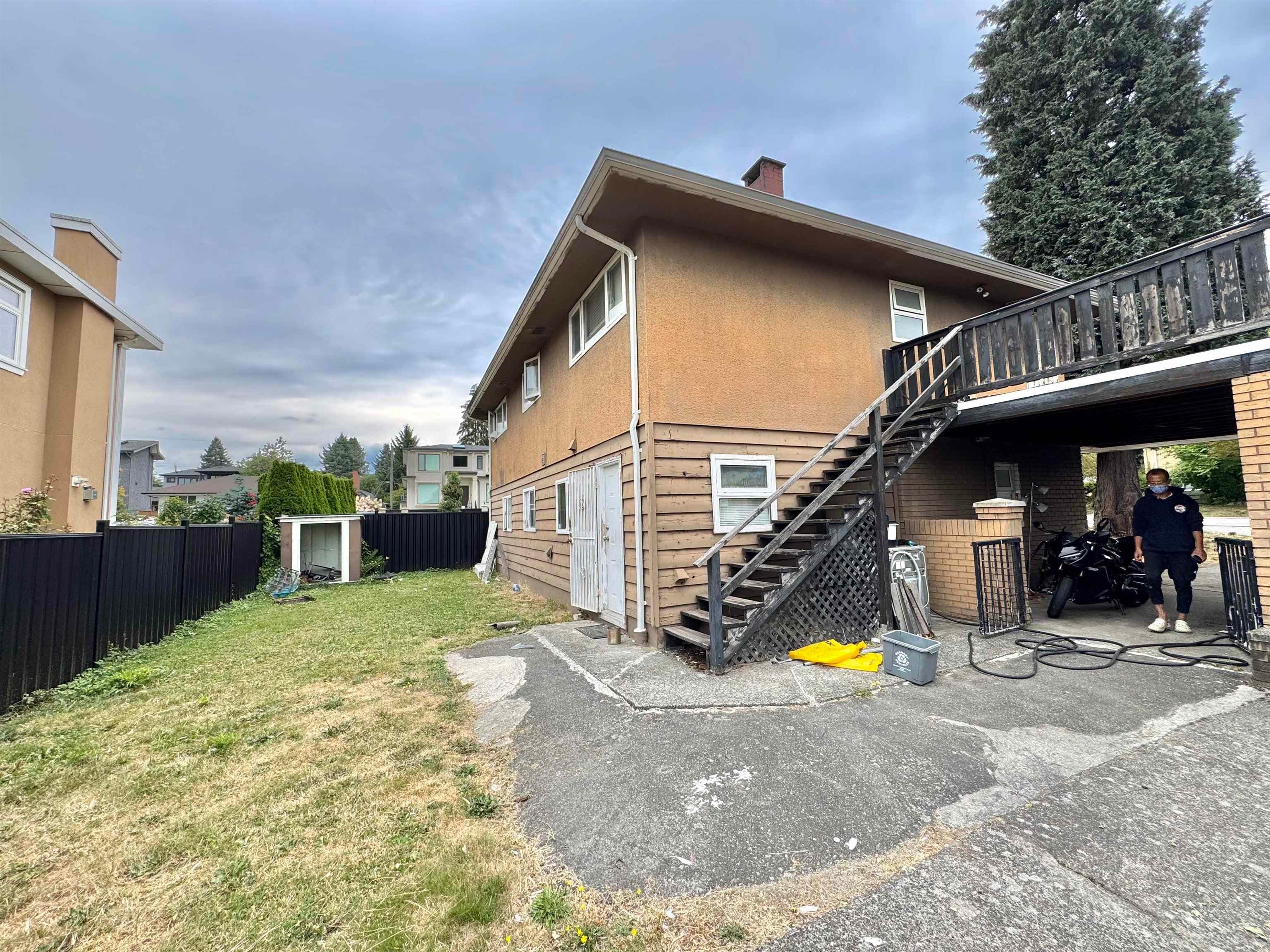 1305 Kensington Avenue, Burnaby, V5B 4C2 — photo 5
