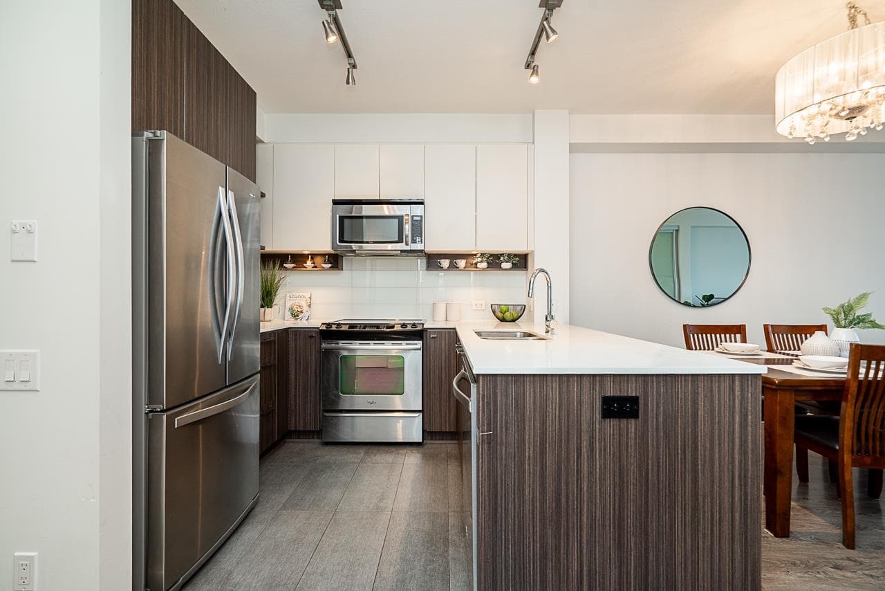 313 - 553 Foster Avenue, Coquitlam, V3J 0B5 — photo 5