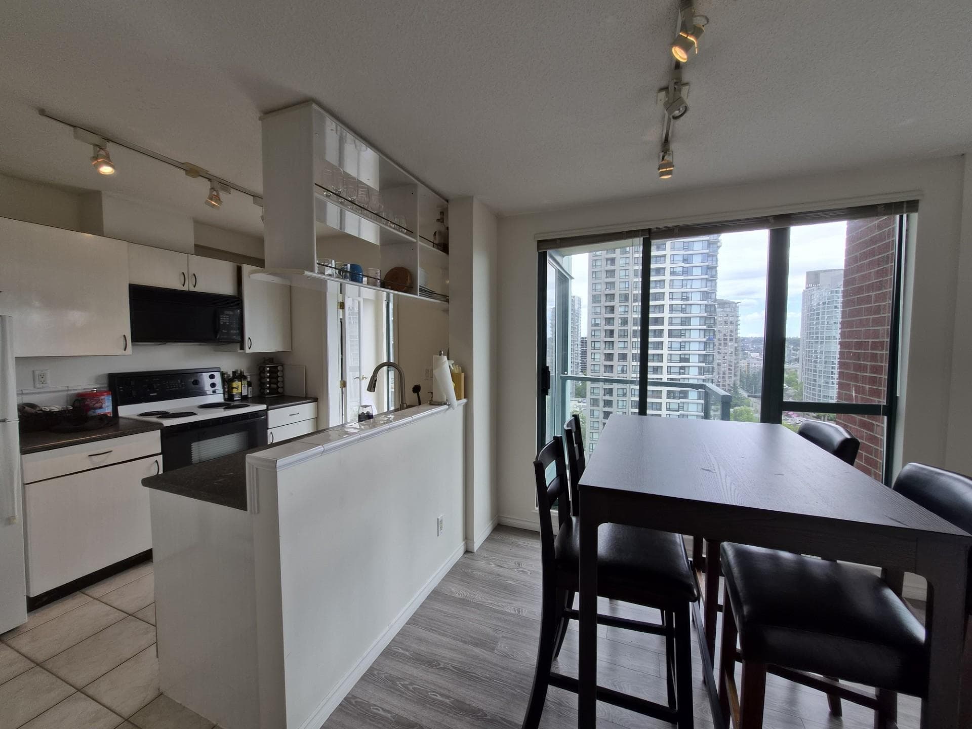 1707 - 939 Homer Street, Vancouver, V6B 2W6 — photo 2