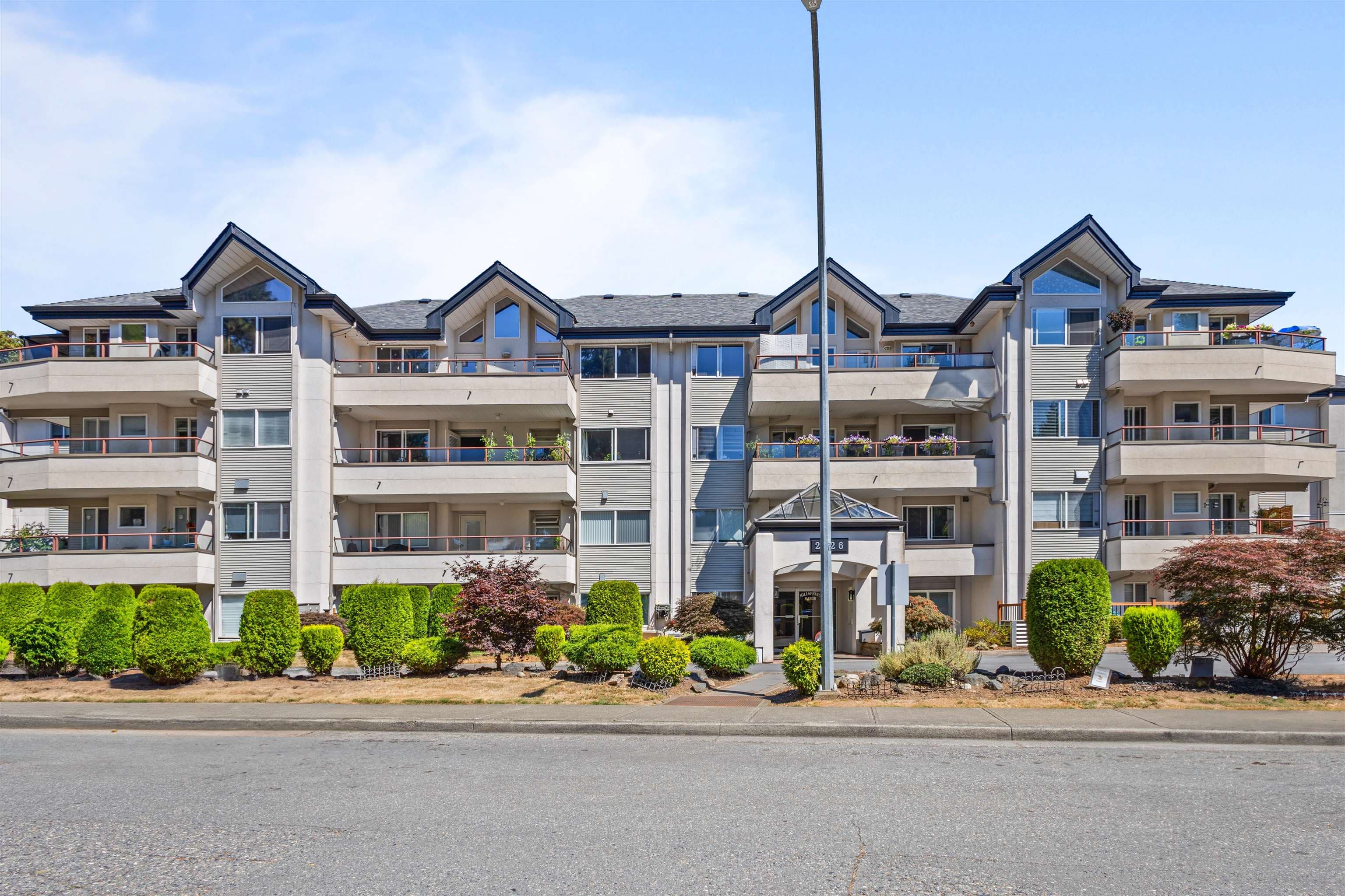 206 - 2526 Lakeview Crescent, Abbotsford, V2S 3A9 — photo 1