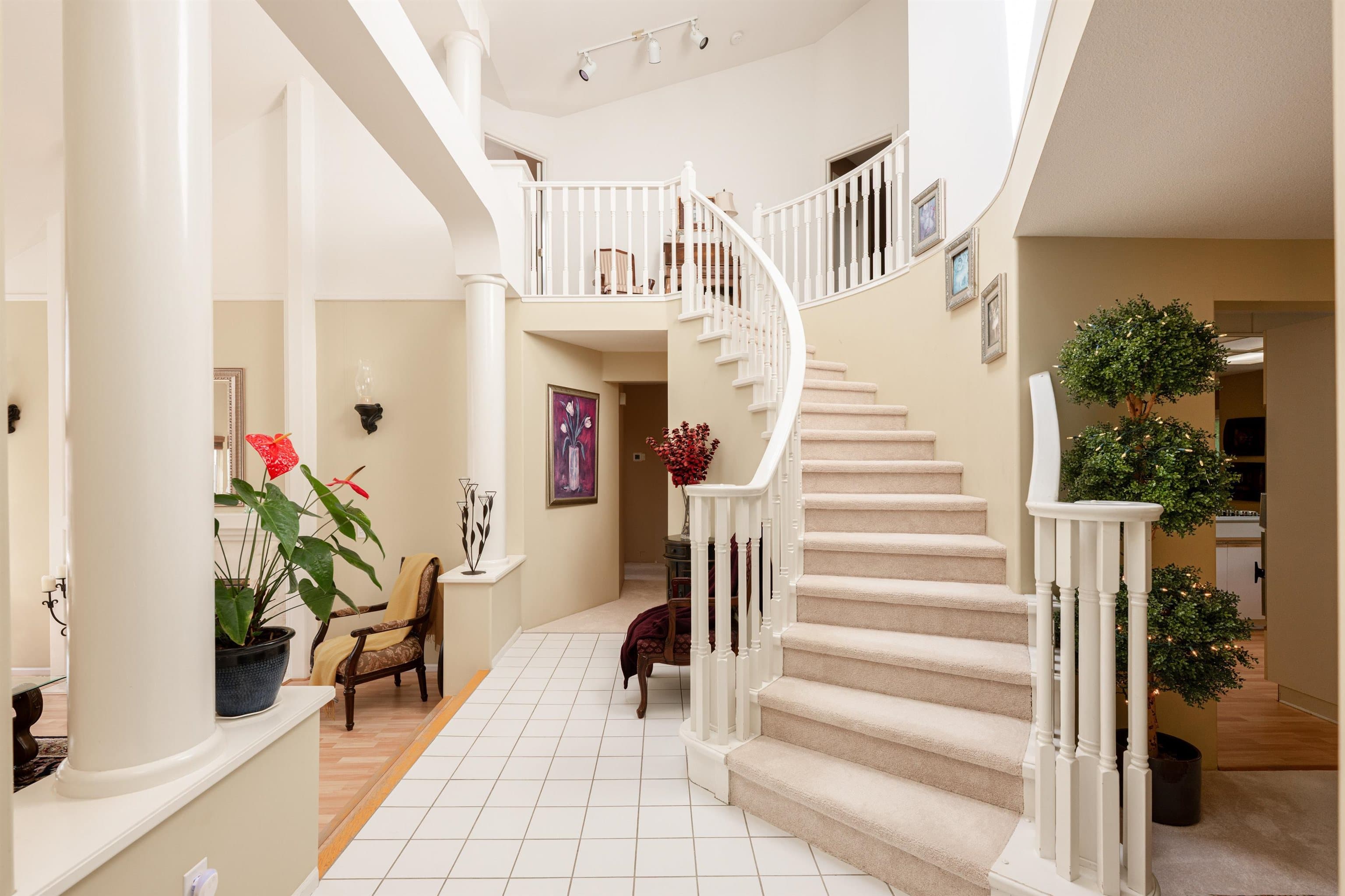 2905 Cliffrose Crescent, Coquitlam, V3E 2S9 — photo 2