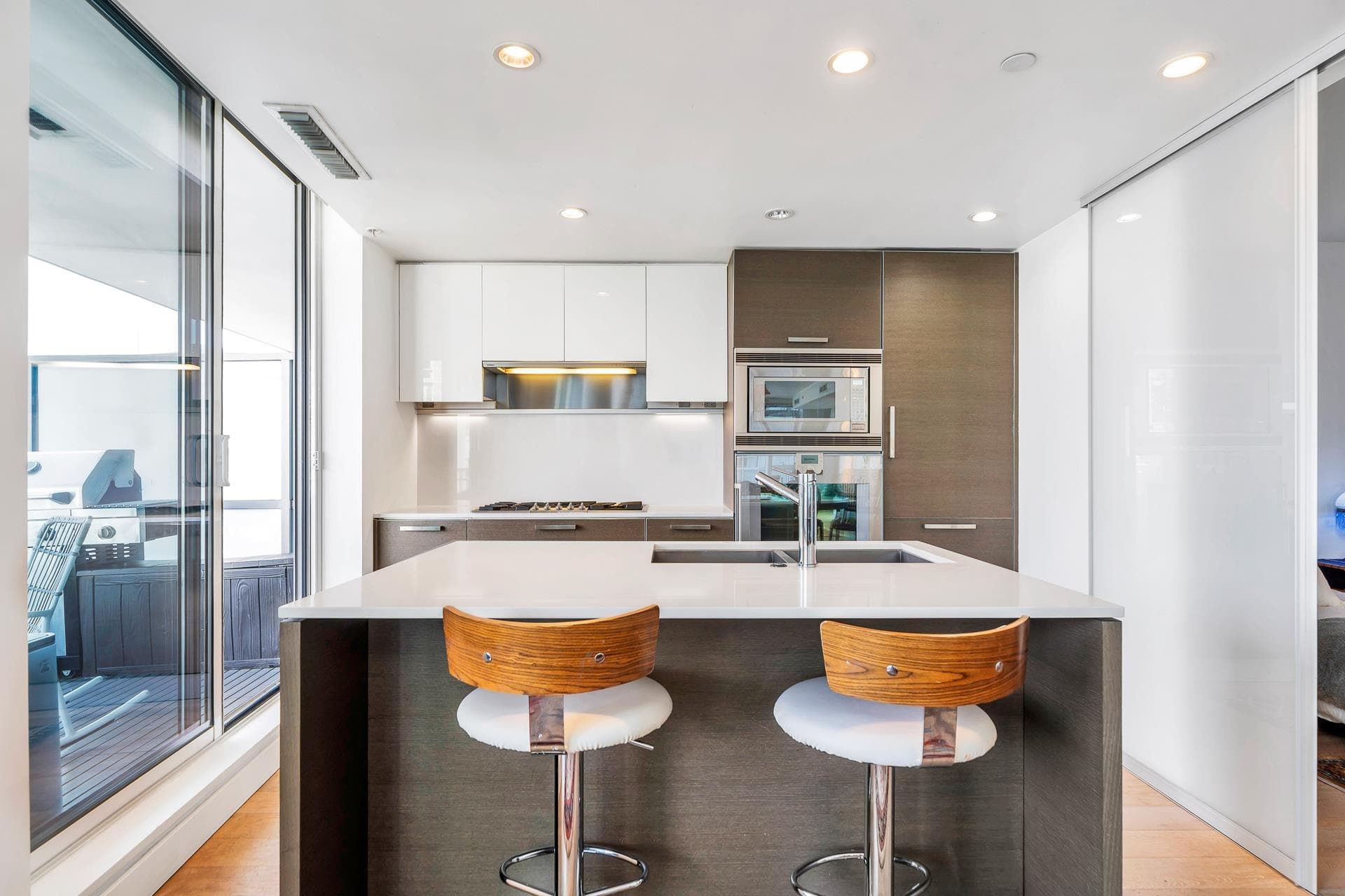 1601 - 1499 W Pender Street, Vancouver, V6G 0A7 — photo 3