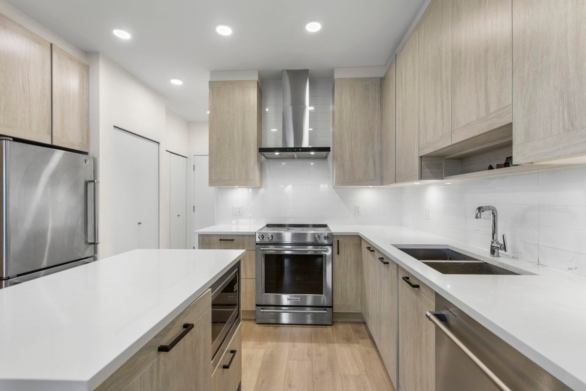 510 - 7579 16th Street, Burnaby, V3N 0H7 — photo 4