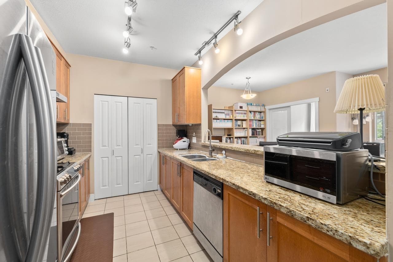 210 - 4885 Valley Drive, Vancouver, V6J 5M7 — photo 4