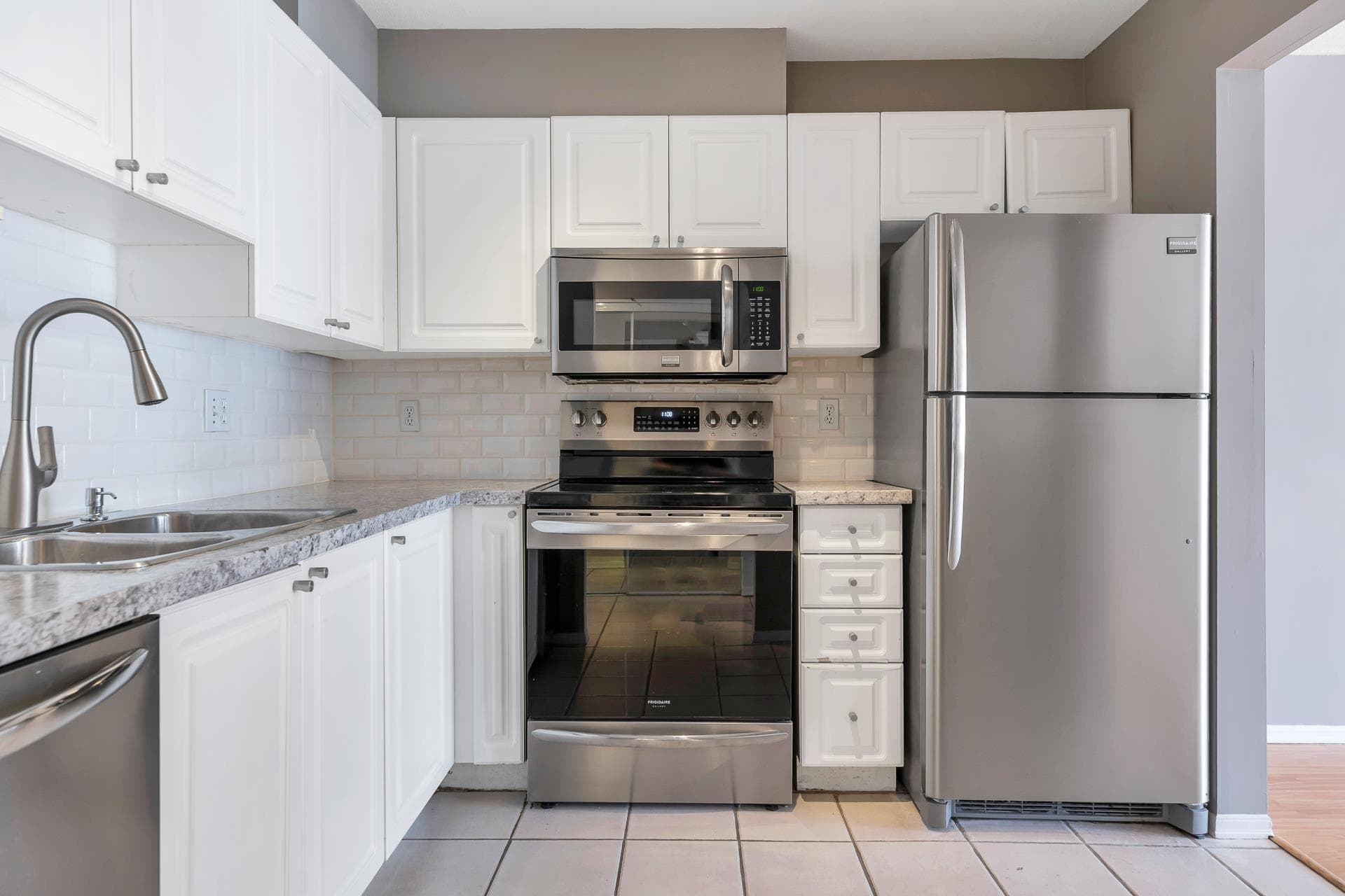 201 - 13955 Laurel Drive, Surrey, V3T 1A8 — photo 3