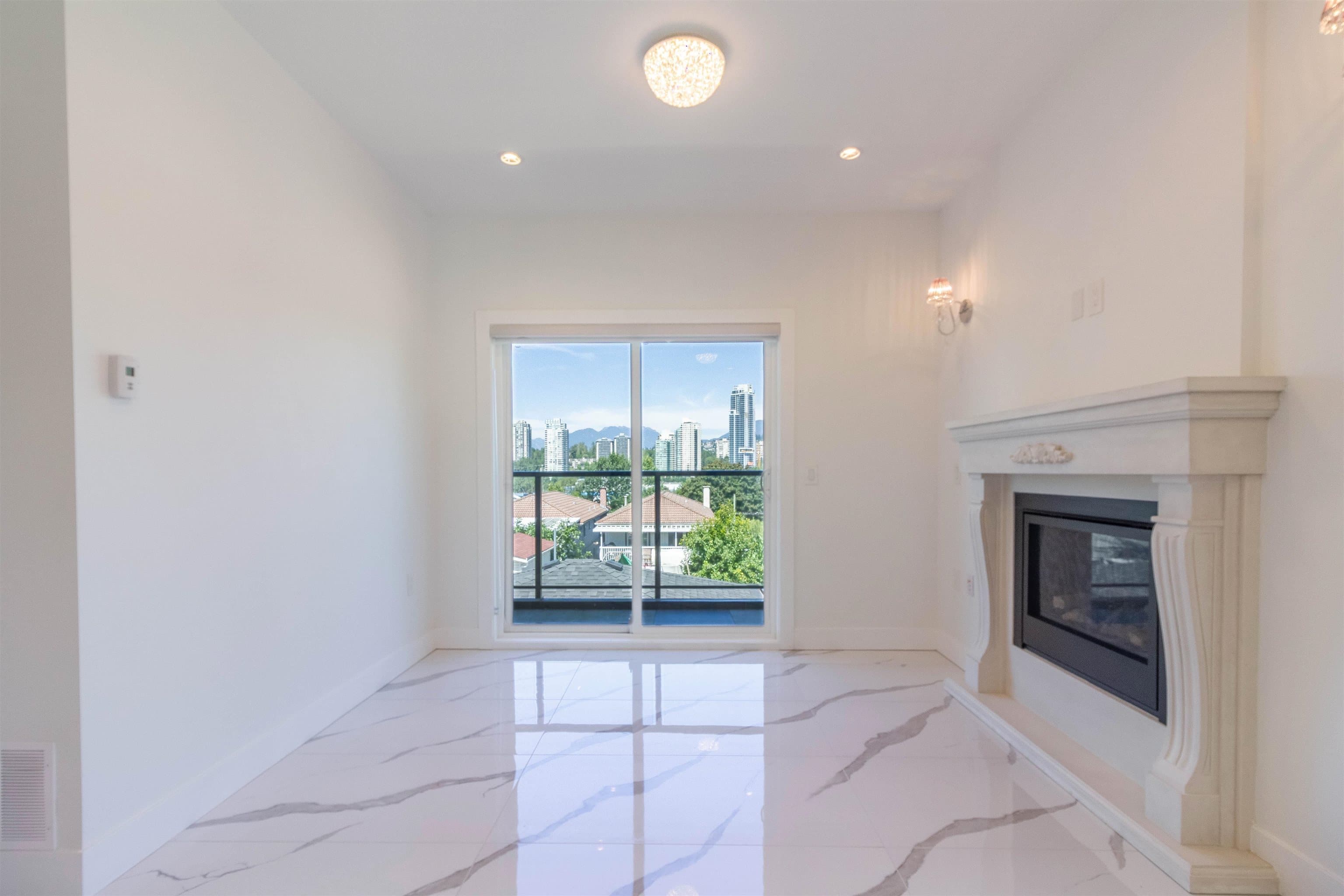 3087 Royal Oak Avenue, Burnaby, V5G 4H5 — photo 4