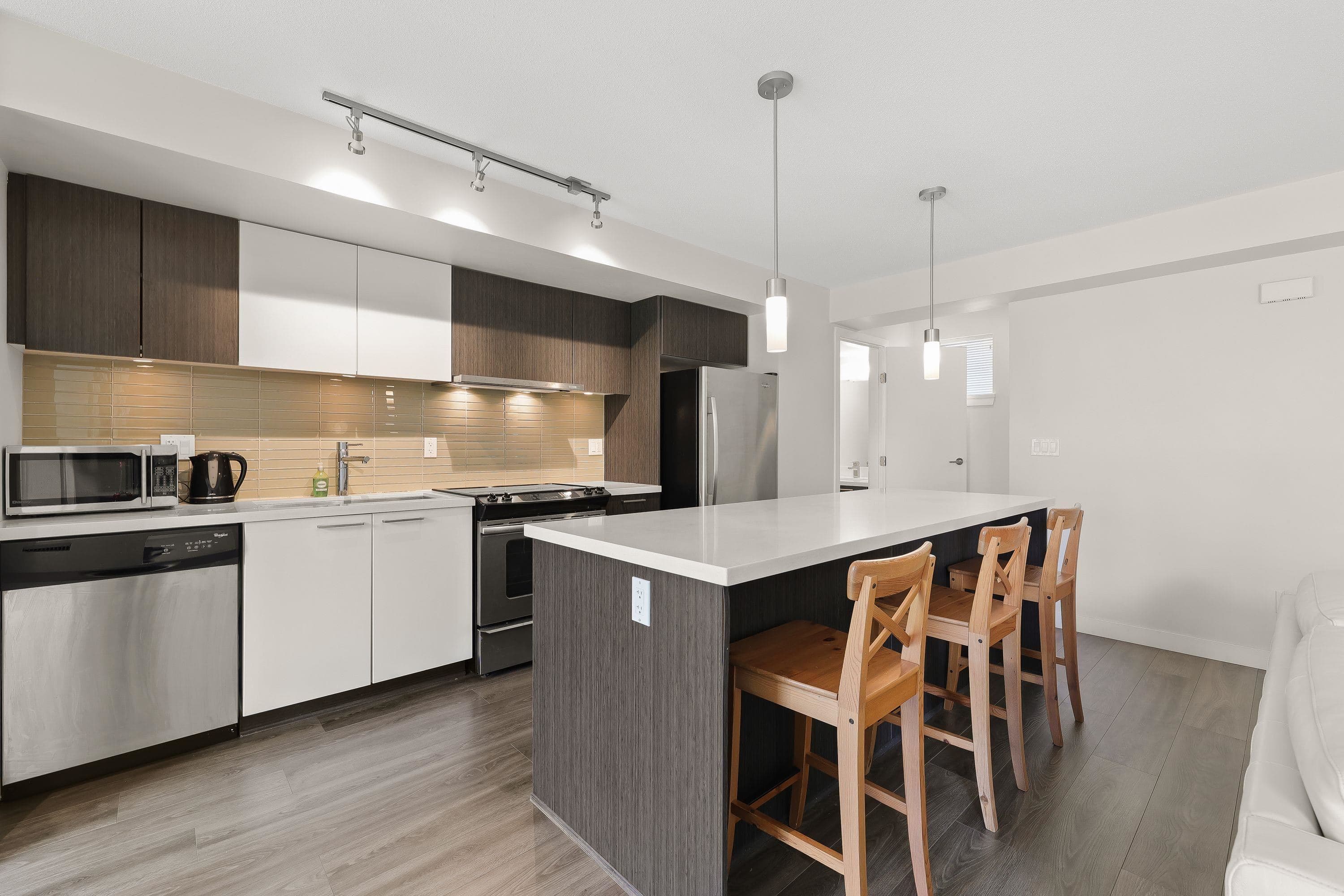 311 - 618 Langside Avenue, Coquitlam, V3J 0B8 — photo 1