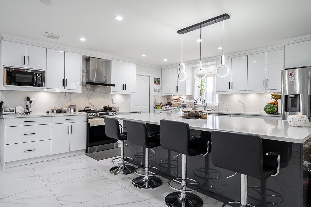 8736 140a Street, Surrey, V3W 0M4 — photo 4