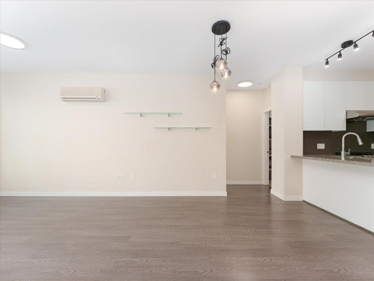 301 - 9388 Mckim Way, Richmond, V6X 0J7 — photo 5