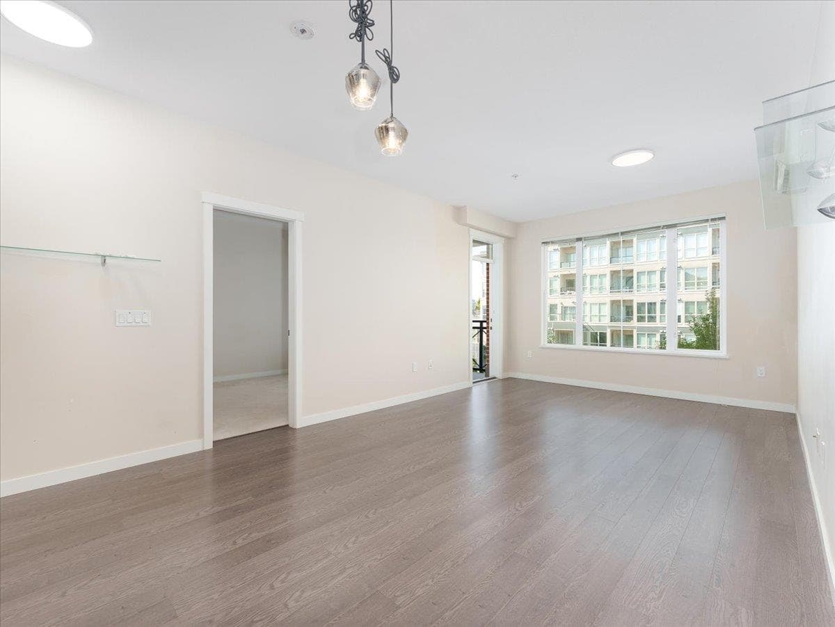 301 - 9388 Mckim Way, Richmond, V6X 0J7 — photo 4