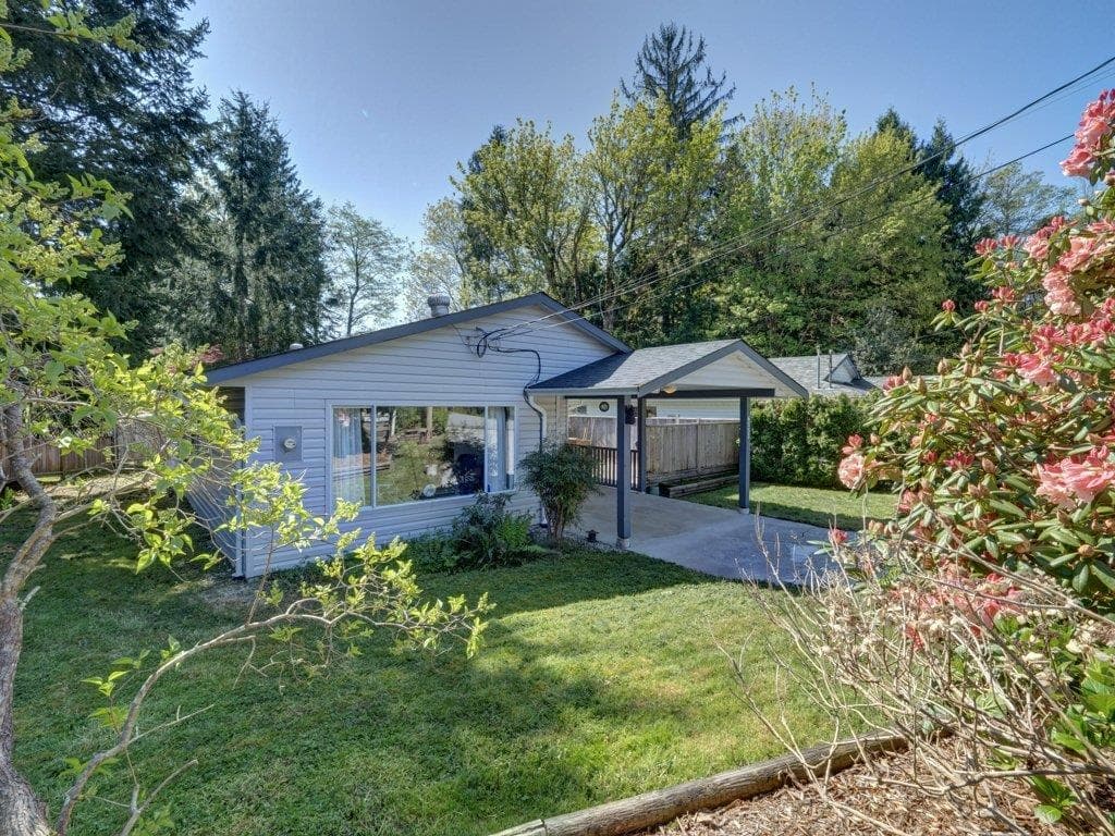 6557 Bjorn Place, Sechelt