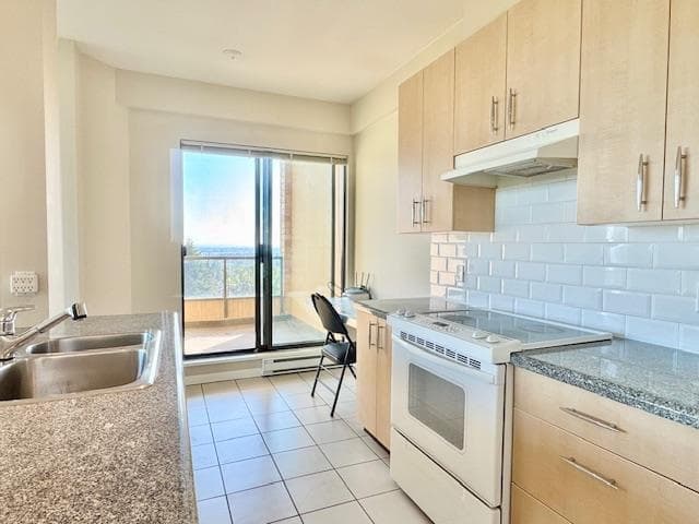 7XX - 7388 Sandborne Avenue, Burnaby, V3N 5C4 — photo 5