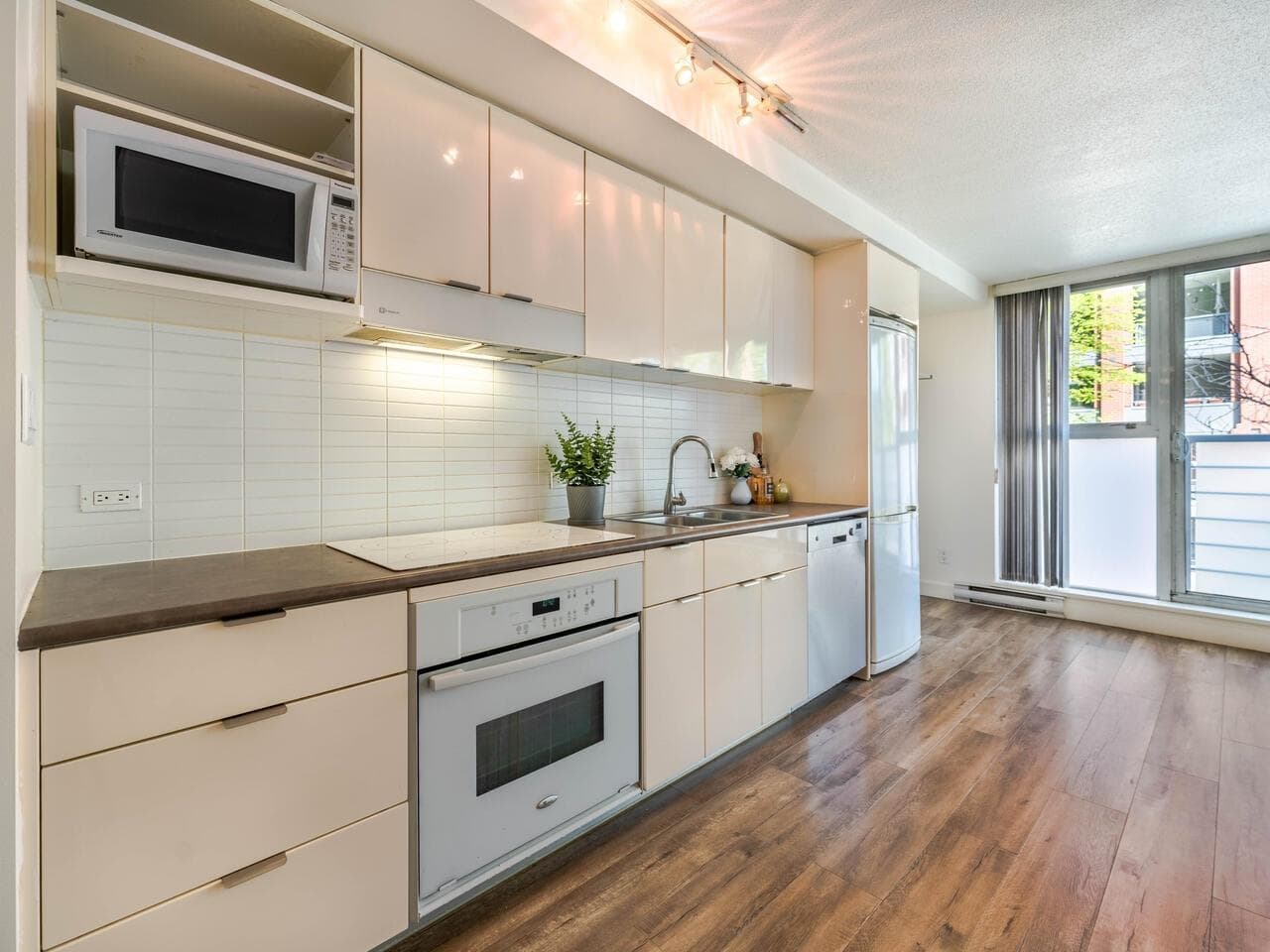 209 - 168 Powell Street, Vancouver, V6A 0B2 — photo 2