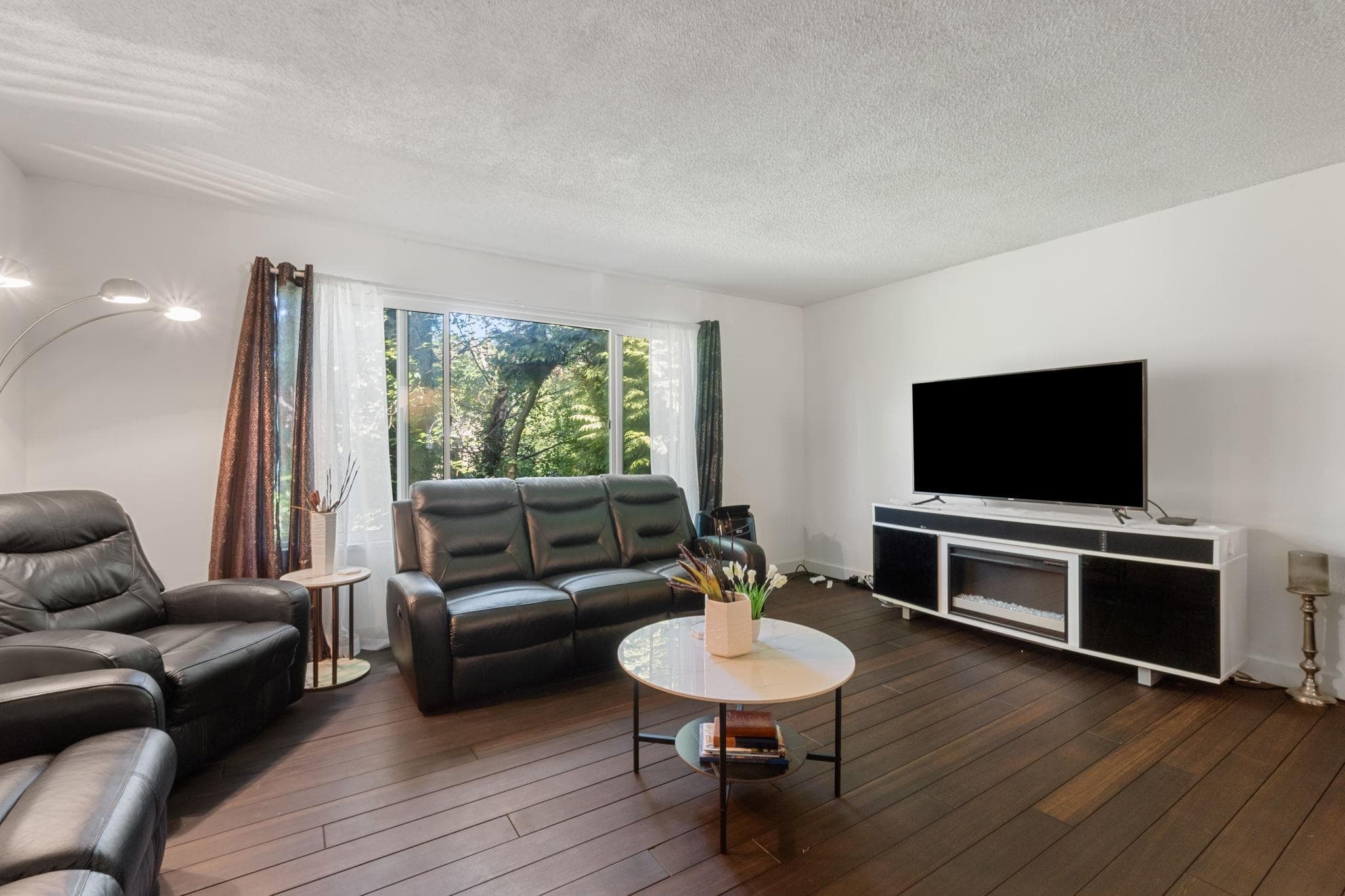 2082 Springer Avenue, Burnaby, V5B 3M5 — photo 3
