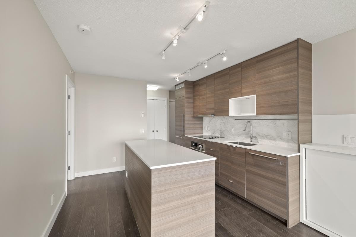 2202 - 13398 104 Avenue, Surrey, V3T 1V6 — photo 3
